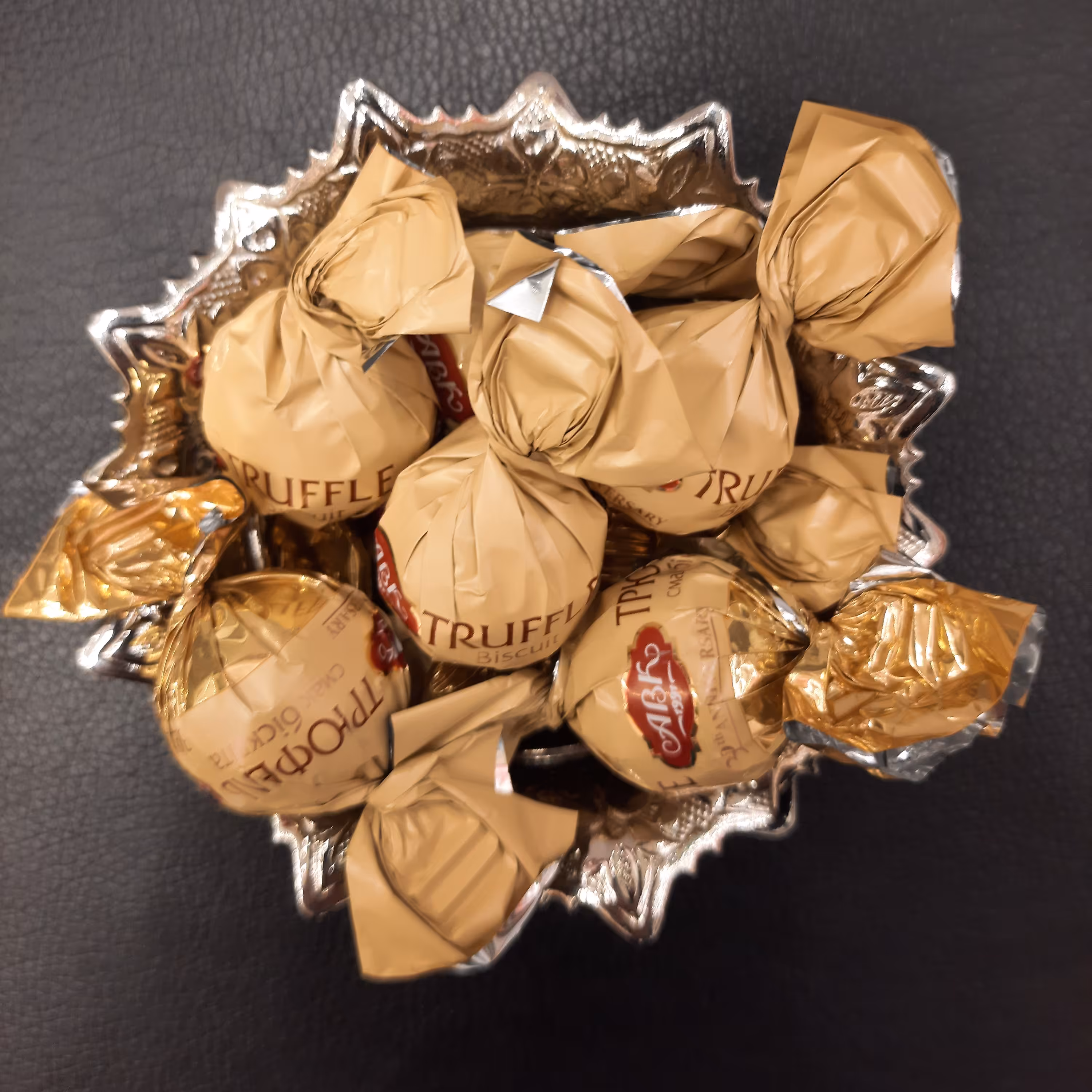 شکلات ترافل بیسکوئیتی ای بی کی روسی