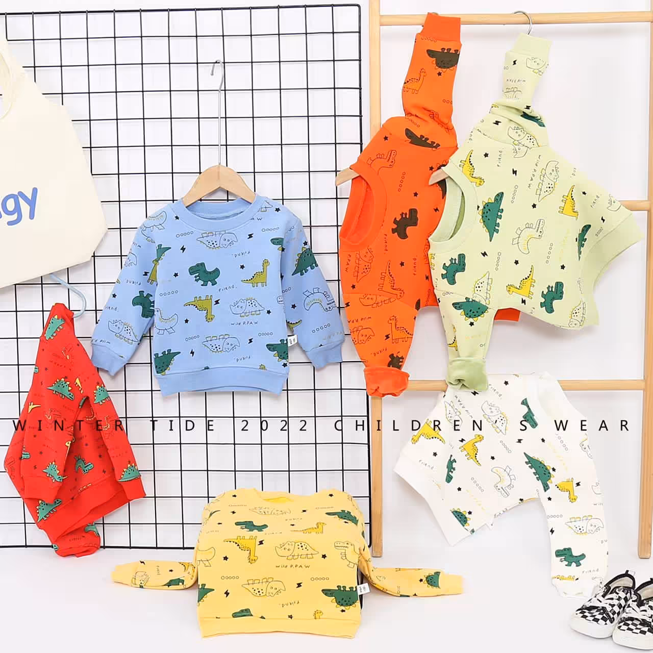 دورس بچگانه دایناسوری نرم و گرم
برای دختران و پسران
جنس دورس بسیار لطیف