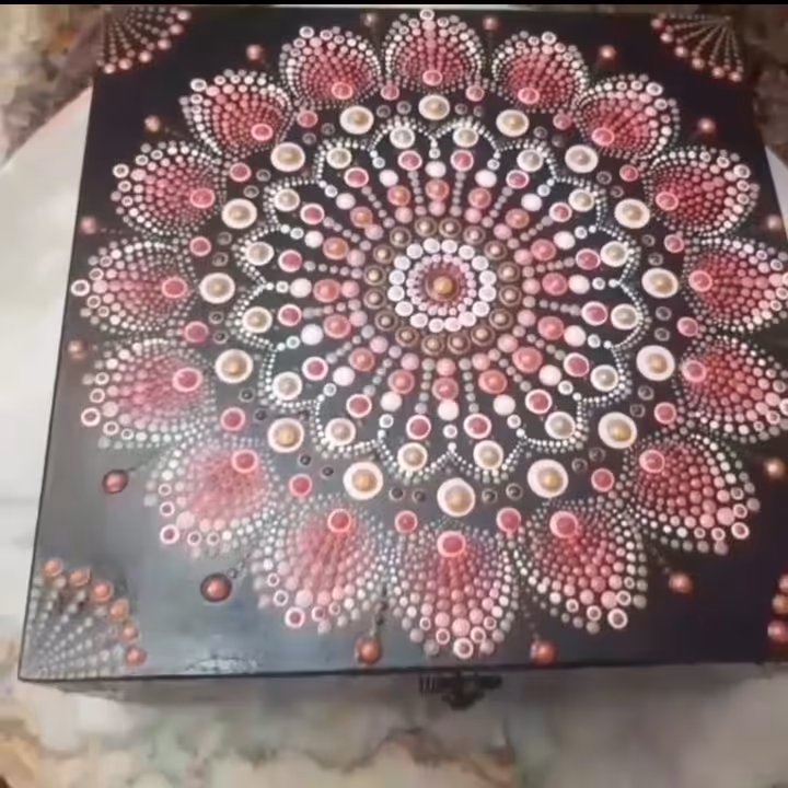 جعبه جواهر چوبی نقطه کوبی  شده