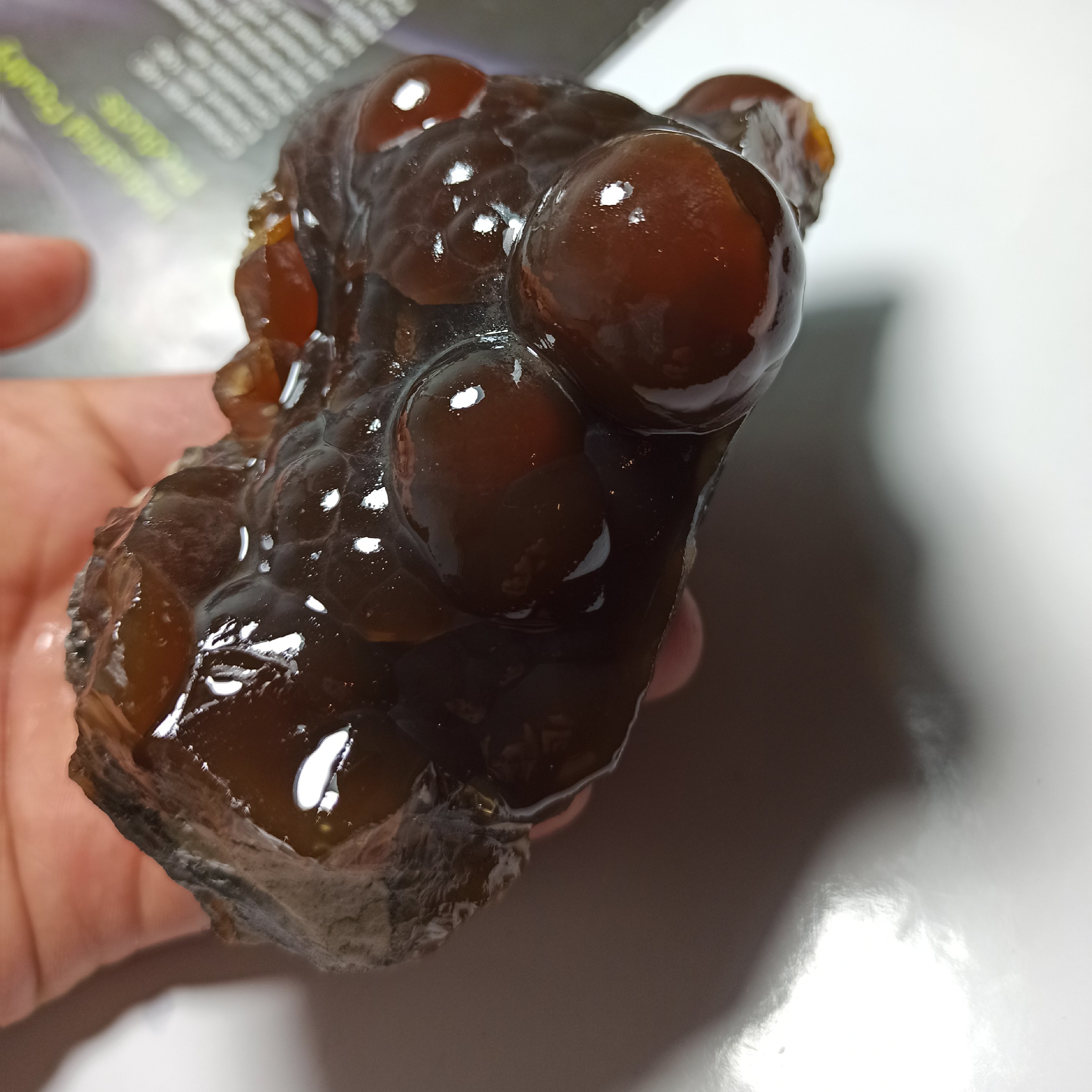گوهرسنگ کاملاً طبیعی و اصل معدنی عقیق تاولی رنگ تیره خرمایی عقیق بوتروئیدال Botryoidal