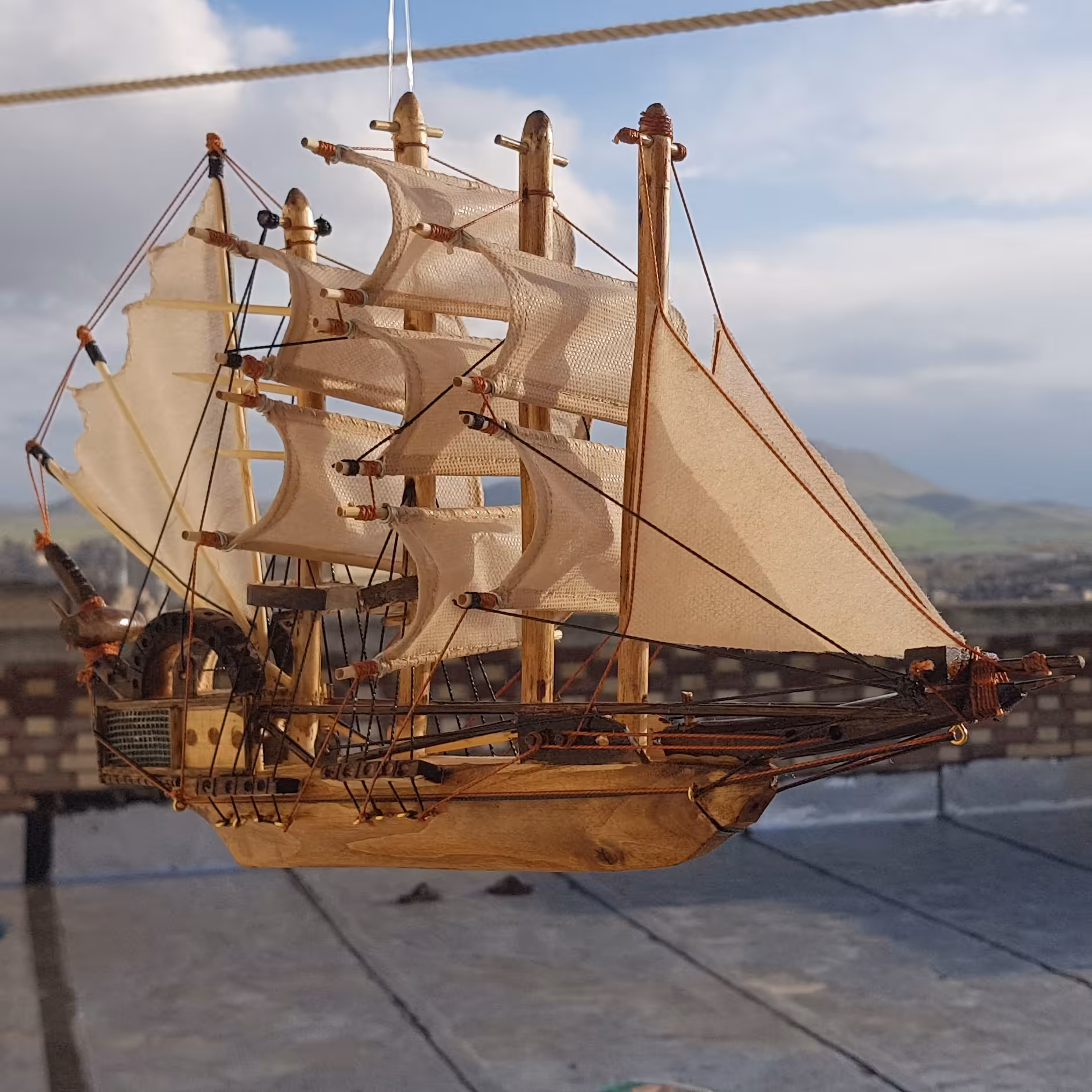 ماکت کشتی چوبی بادبانی کلکسیونی دستساز  مدل ( تندر) (پس کرایه)