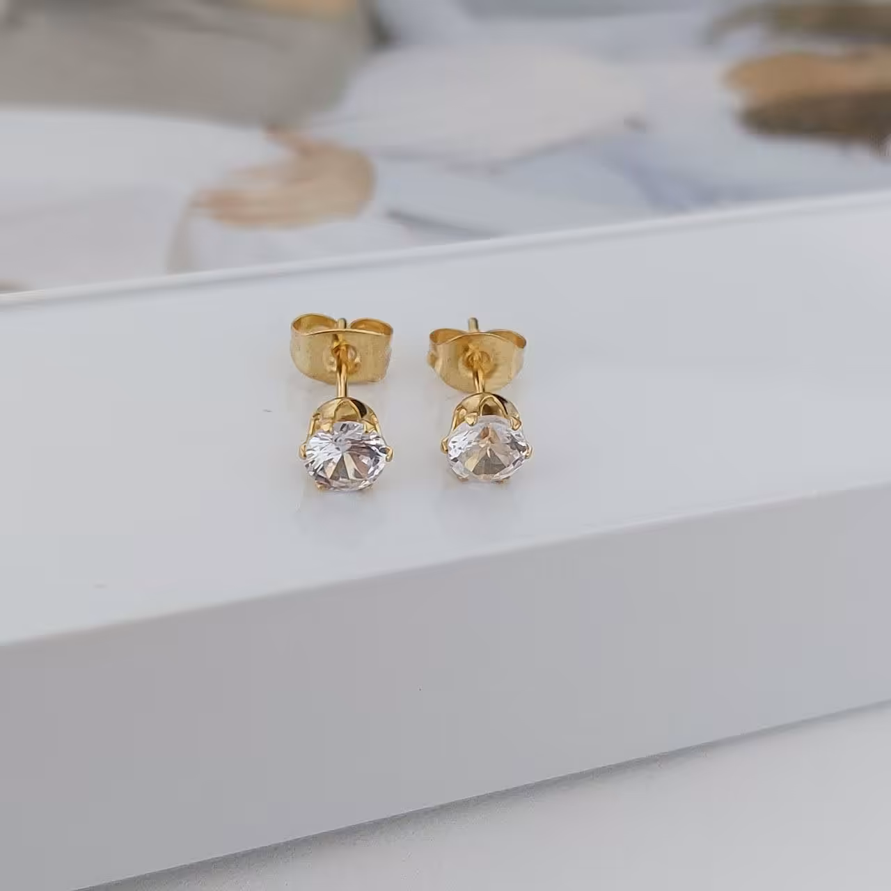 گوشواره سوزنی تک نگین کد11618 طرح طلا
استاینلس استیل.با آبکاری طلا.ضد حساسیت.رنگ ثابت