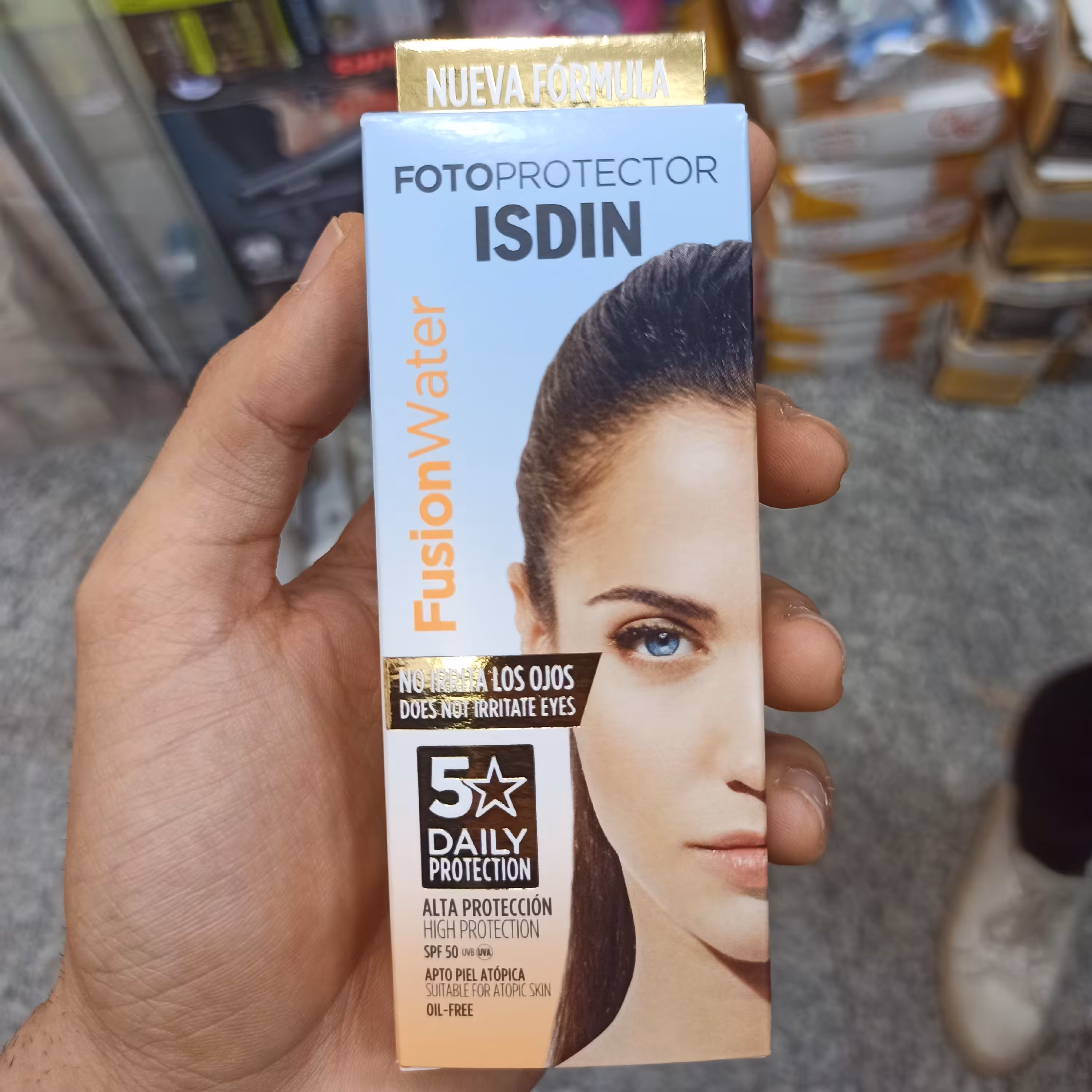 ضدآفتاب  ایزدین Isdin مدل فیوژن واتر  بی رنگ وزن 50 میل اصل اسپانیا spf50