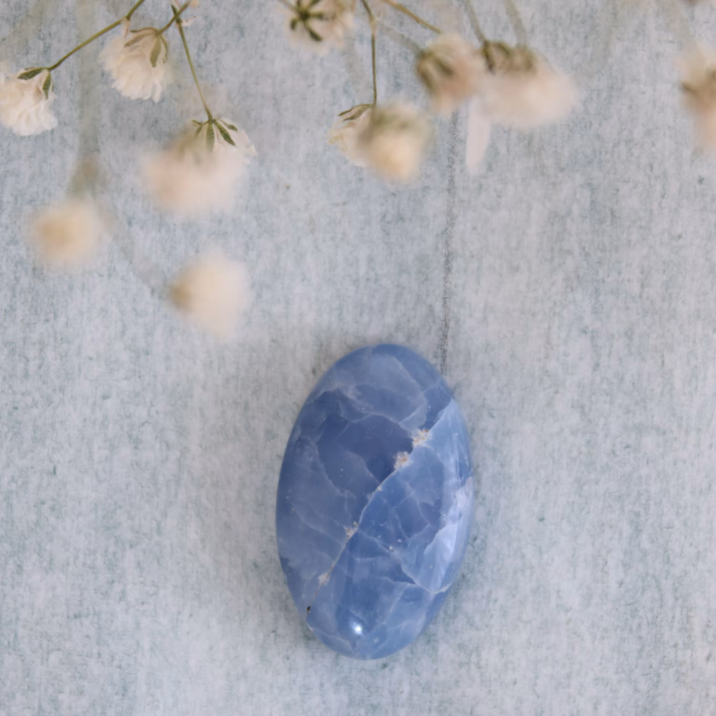 نگین سنگ کیانیت مناسب برای گردن آویز و انگشتر