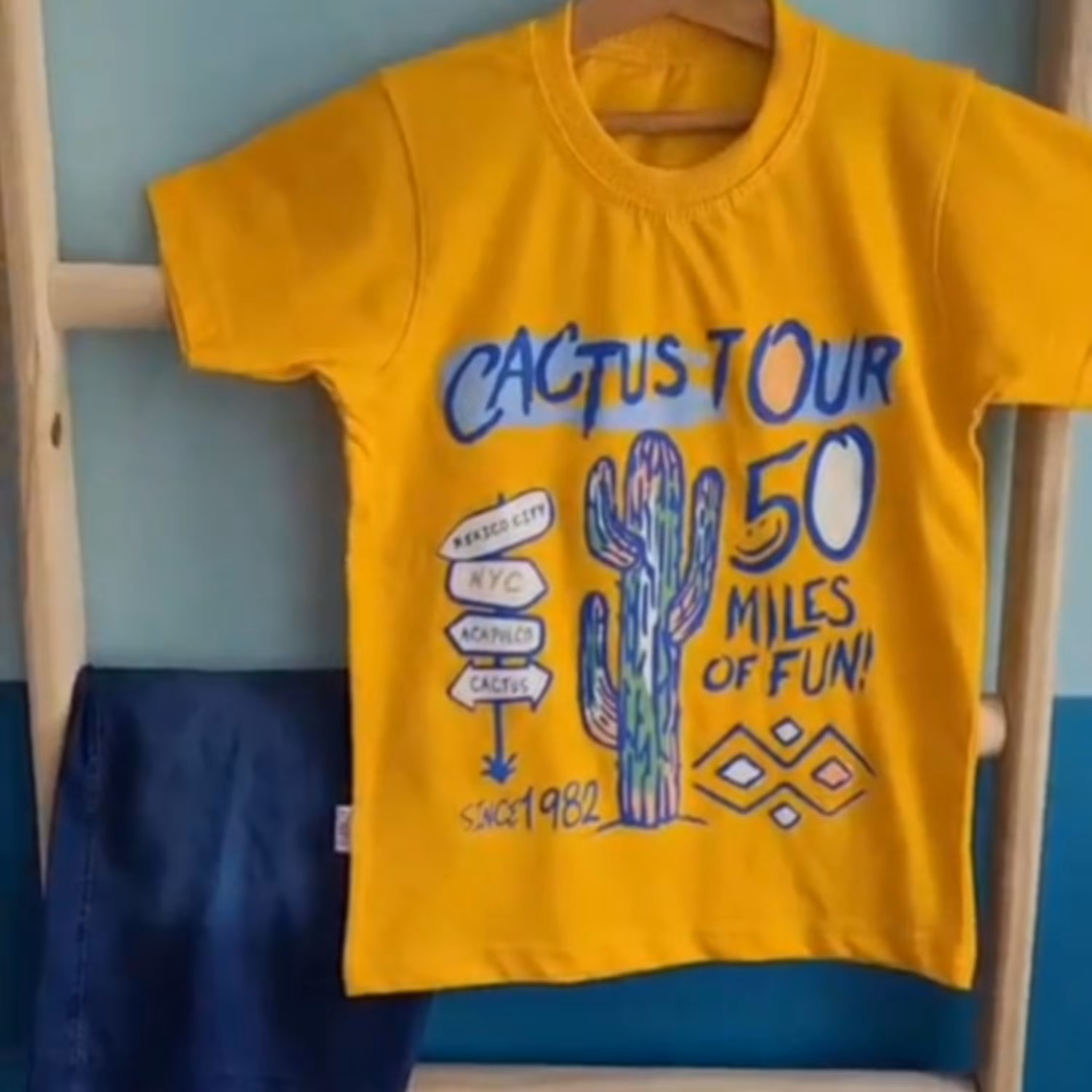 تیشرت و شلوارک پسرانه طرح کاکتوس رنگ زرد سایز 55