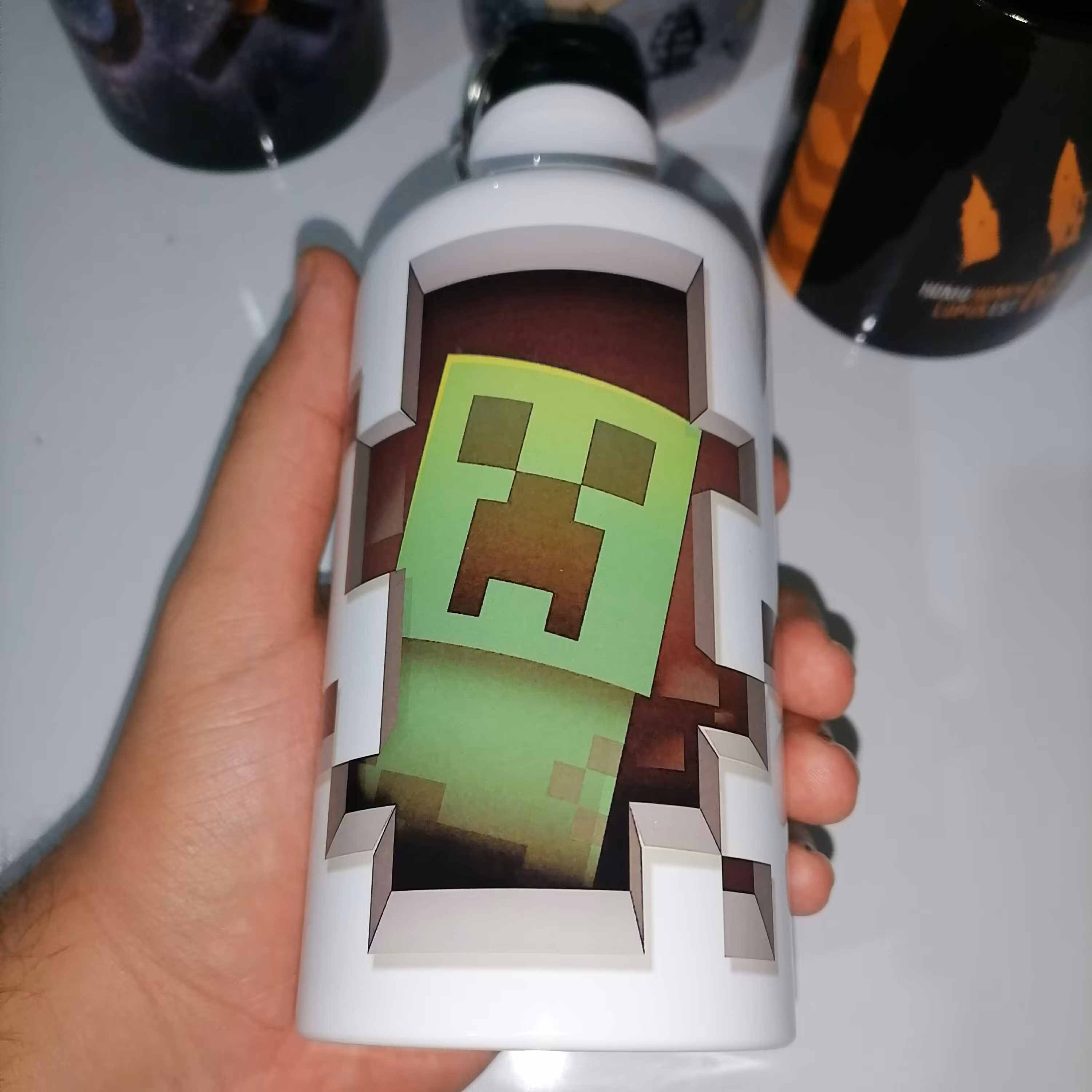 قمقمه گیمینگ  هیلو و ماینکرفت  ( یطرف هیلو طرف دیگه ماینکرفت ) پلی استیشن  .  ایکس باکس .Minecraft . Halo