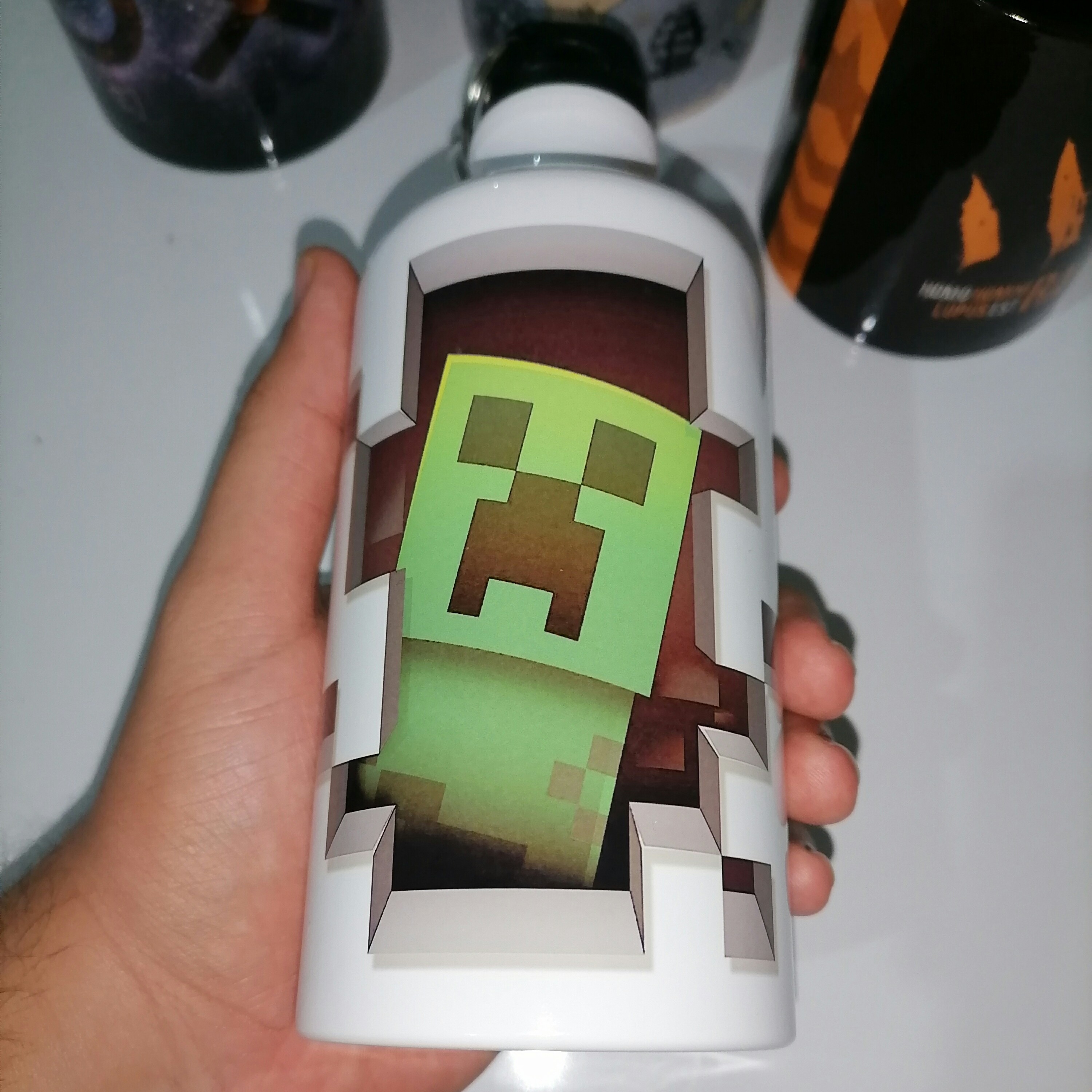 قمقمه گیمینگ هیلو و ماینکرفت ( یطرف هیلو طرف دیگه ماینکرفت ) پلی استیشن . ایکس باکس .Minecraft . Halo