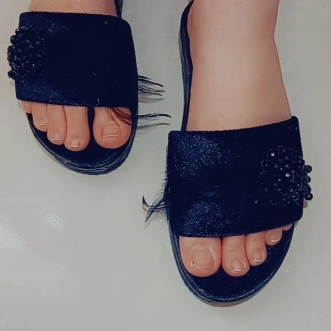 صندل زنانه و دخترانه مخمل از سایز 37 تا 39        