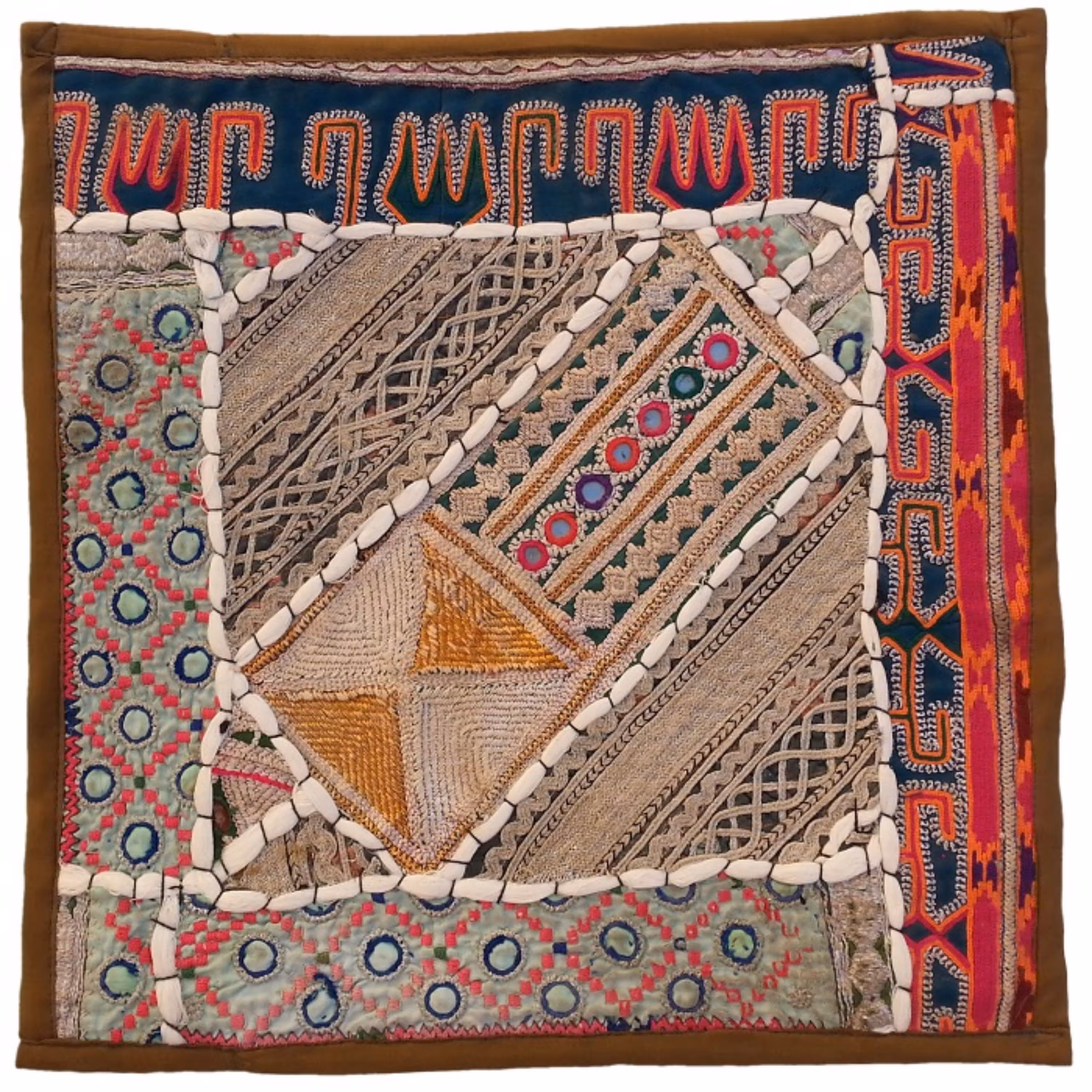 وسط میزی کوچک عسلی کهنه دوزی کد QUKOH21 