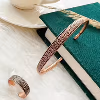 دستبند و انگشتر مسی سیاه قلم مناسب خانم ها و آقایون 