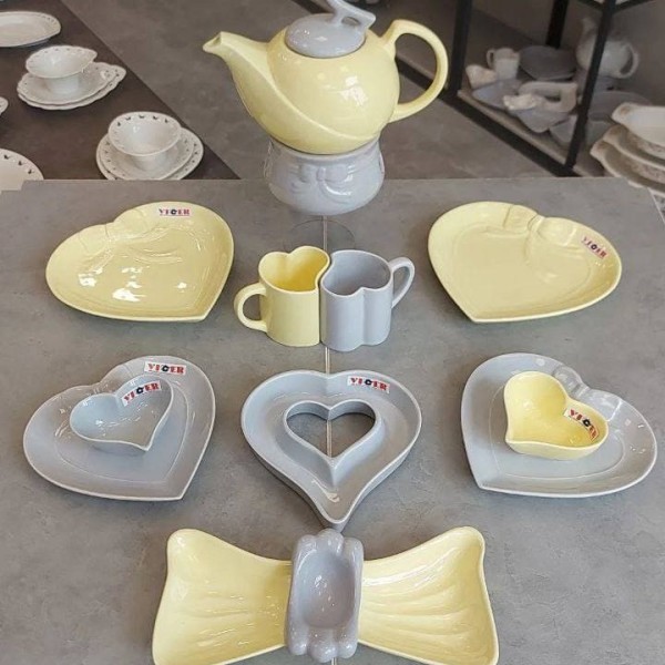 صبحانه خوری 2 نفره   طرح قلب 16 پارچه