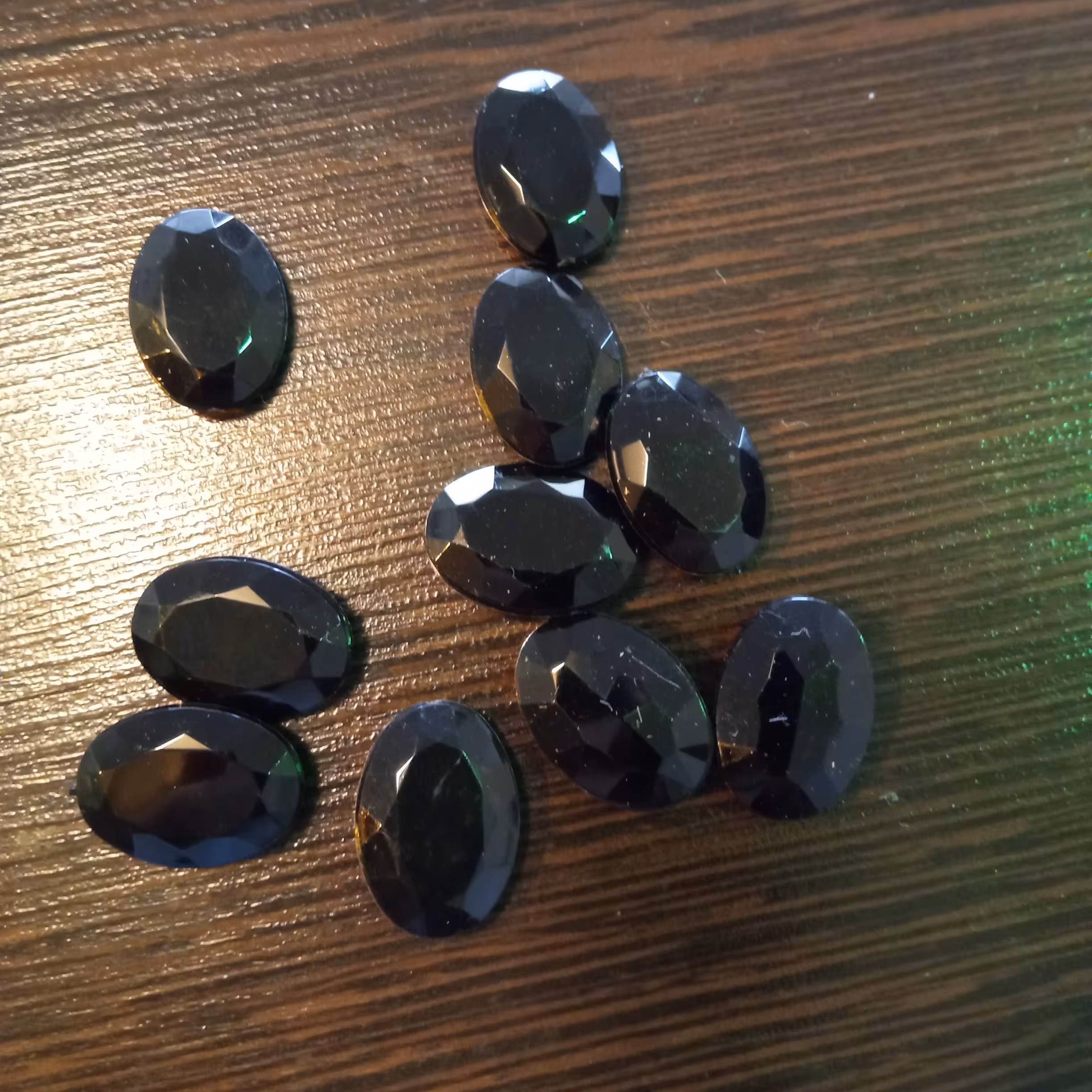 نگین مشکی پلاستیک 100عددی