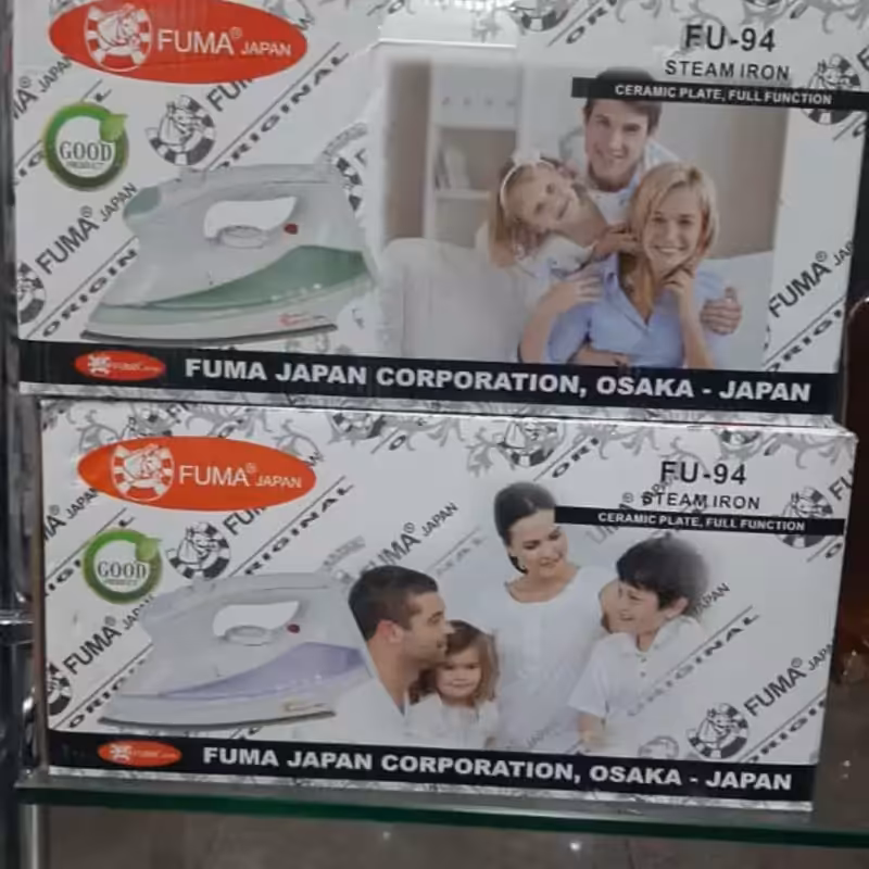 اتو لباس مارک فوما FUMA اصل ژاپن مدل 94 دارای کفی سرامیکی و بخار آب و فول امکانات سنگین  کف سرامیک   دارای مخزن آب بر