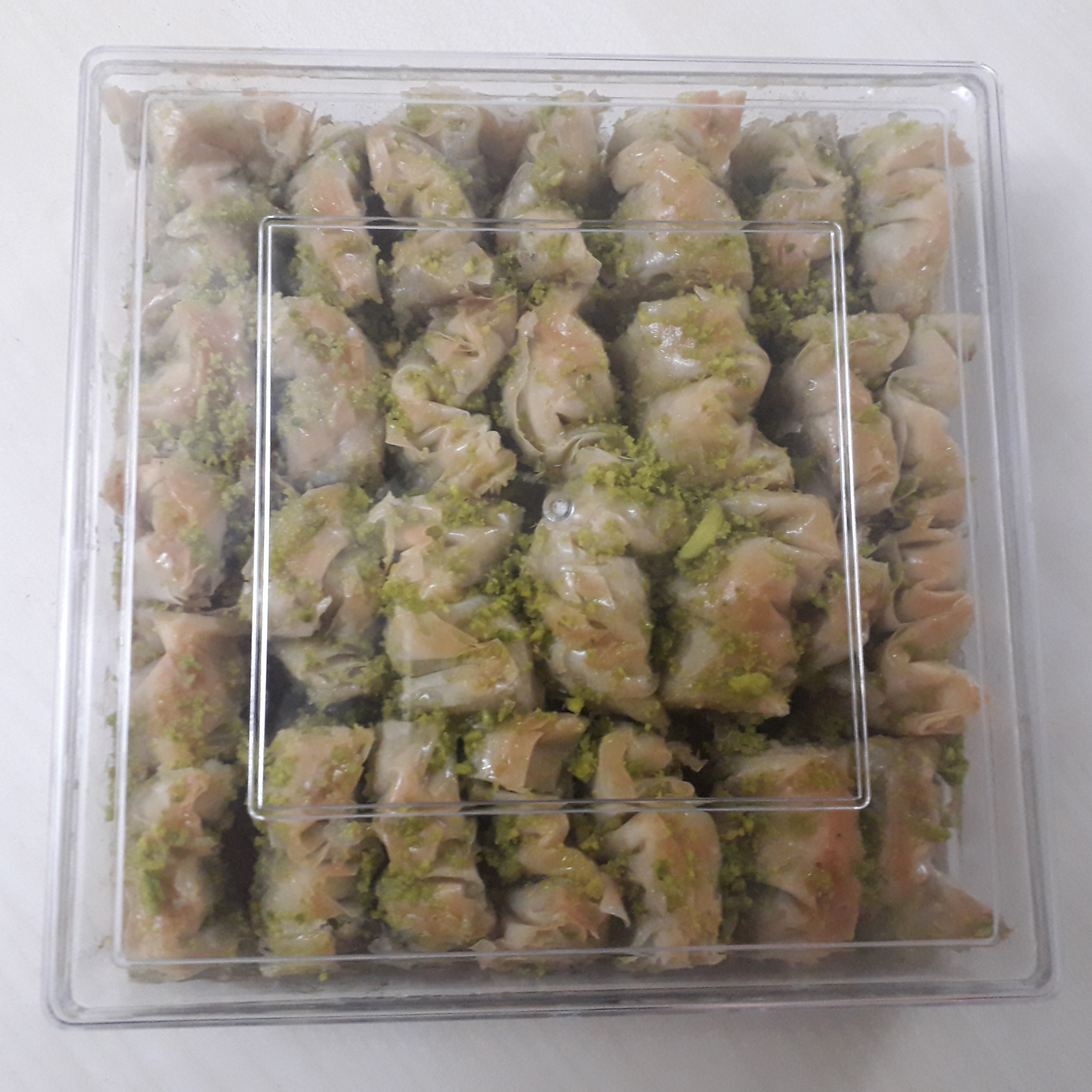 باقلوا خانگی گردویی و پسته ای نیم کیلویی