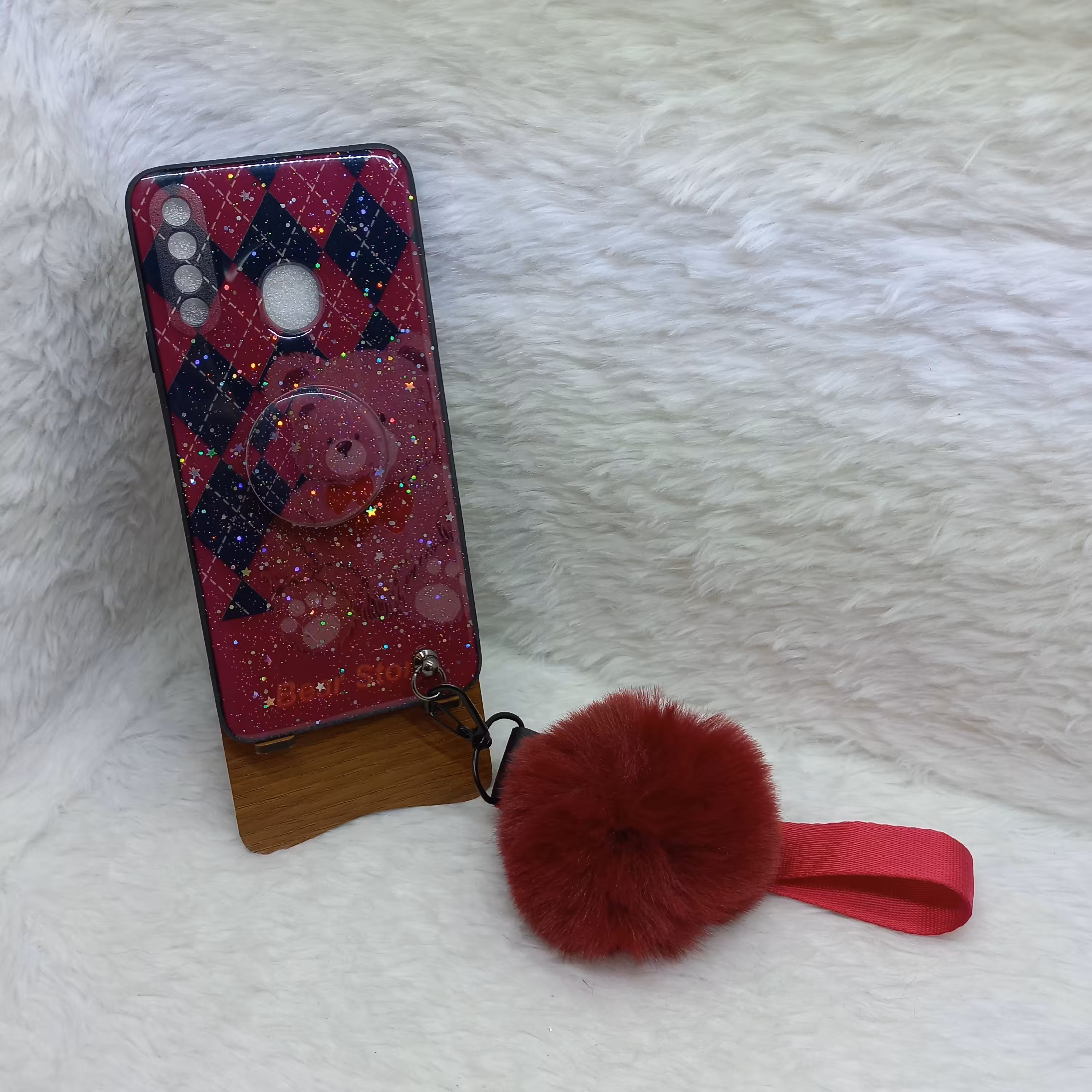 گارد (قاب) گوشی دخترانه A20s مدل پام پام به همراه بند پام و پاپ سوکت طرح پاندا قرمز مناسب گوشی Samsung A20s