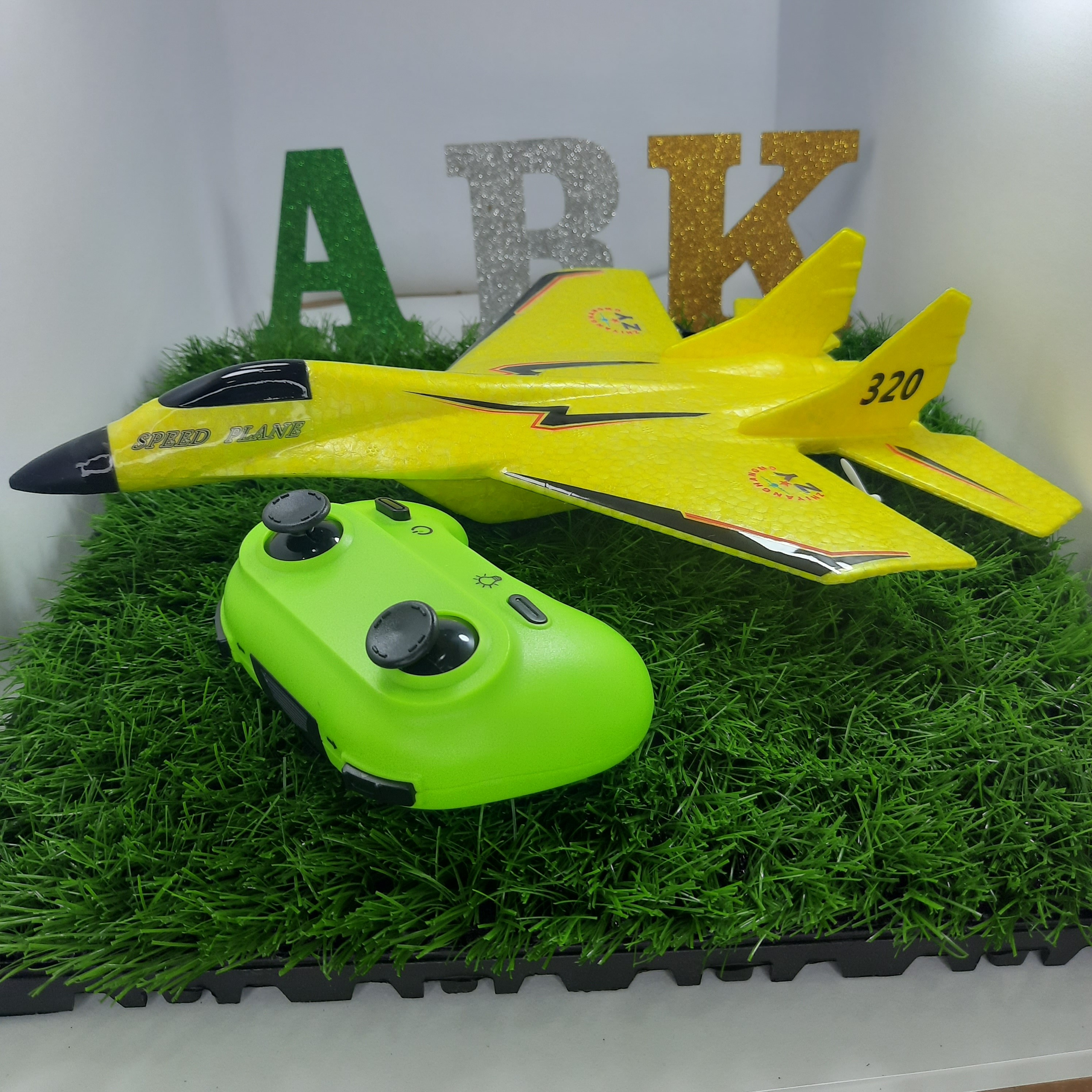 هواپیمای کنترلی ( جت نشکن ) مدل ZY-320 رنگ زرد