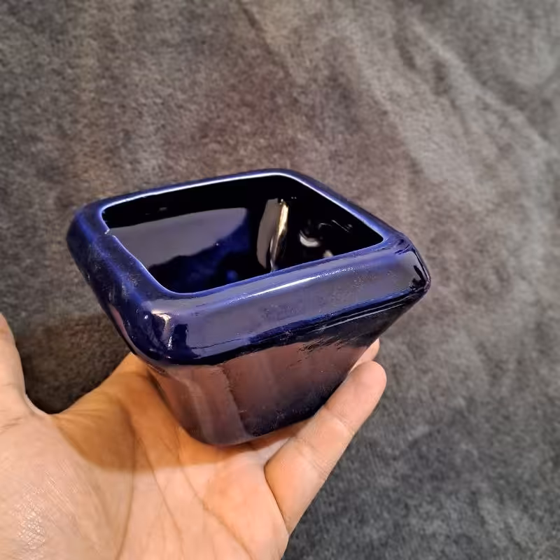 گلدان چارگوش . مناسب برای گل و گیاه . سایز کوچک 