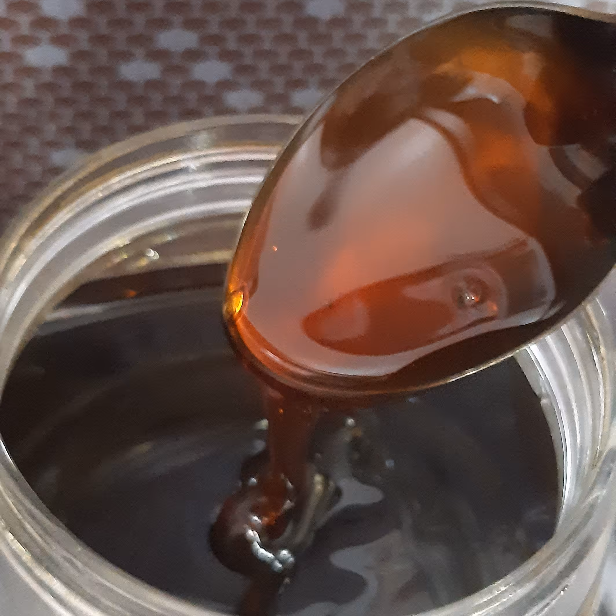 چهار شیره  خوش طعم و تشکیل شده از (توت،انجیر،انگورو خرما )