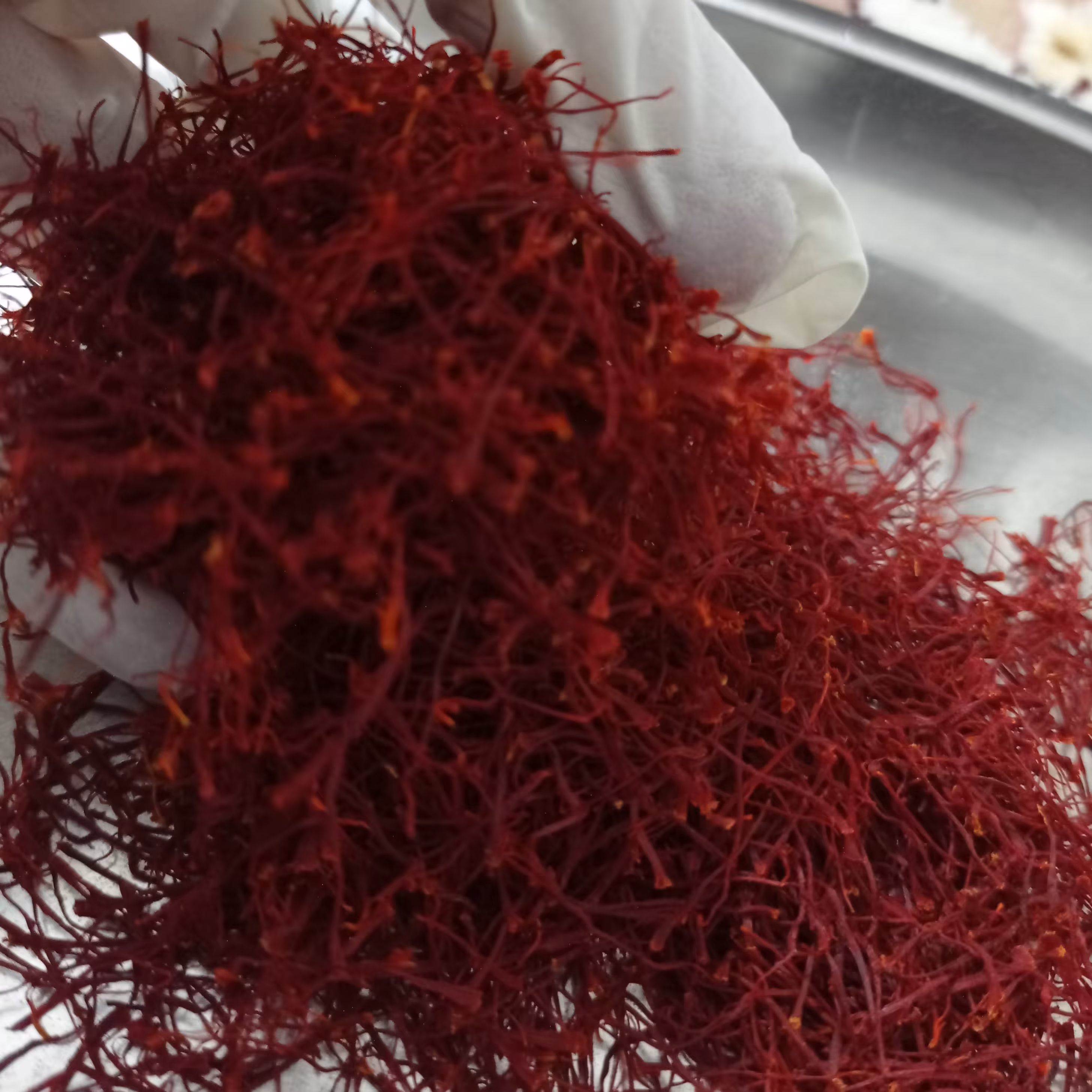 زعفران نگین صادراتی زعفرانیه