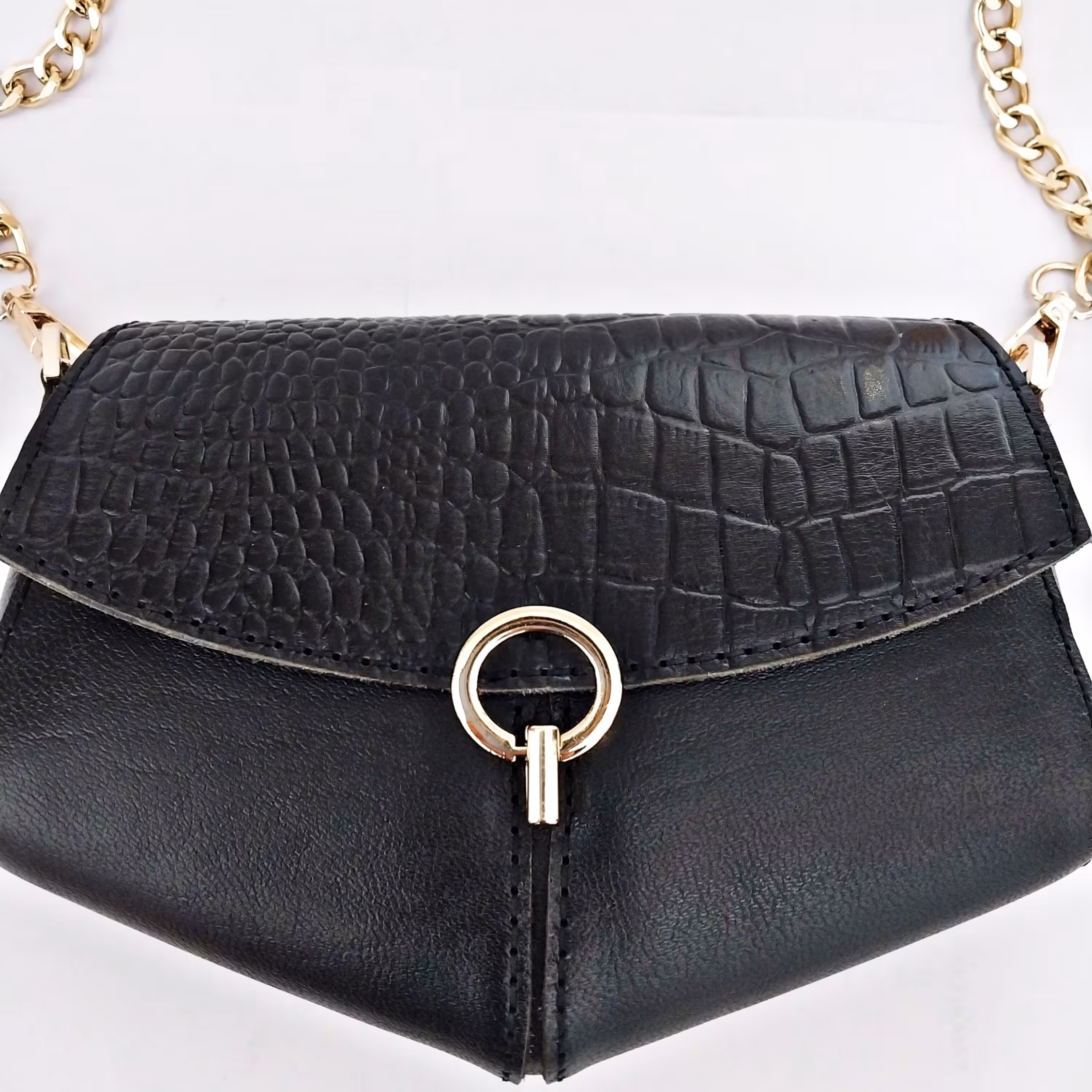 کیف رو دوشی زنانه دست دوز با چرم طبیعی مدل ساینا