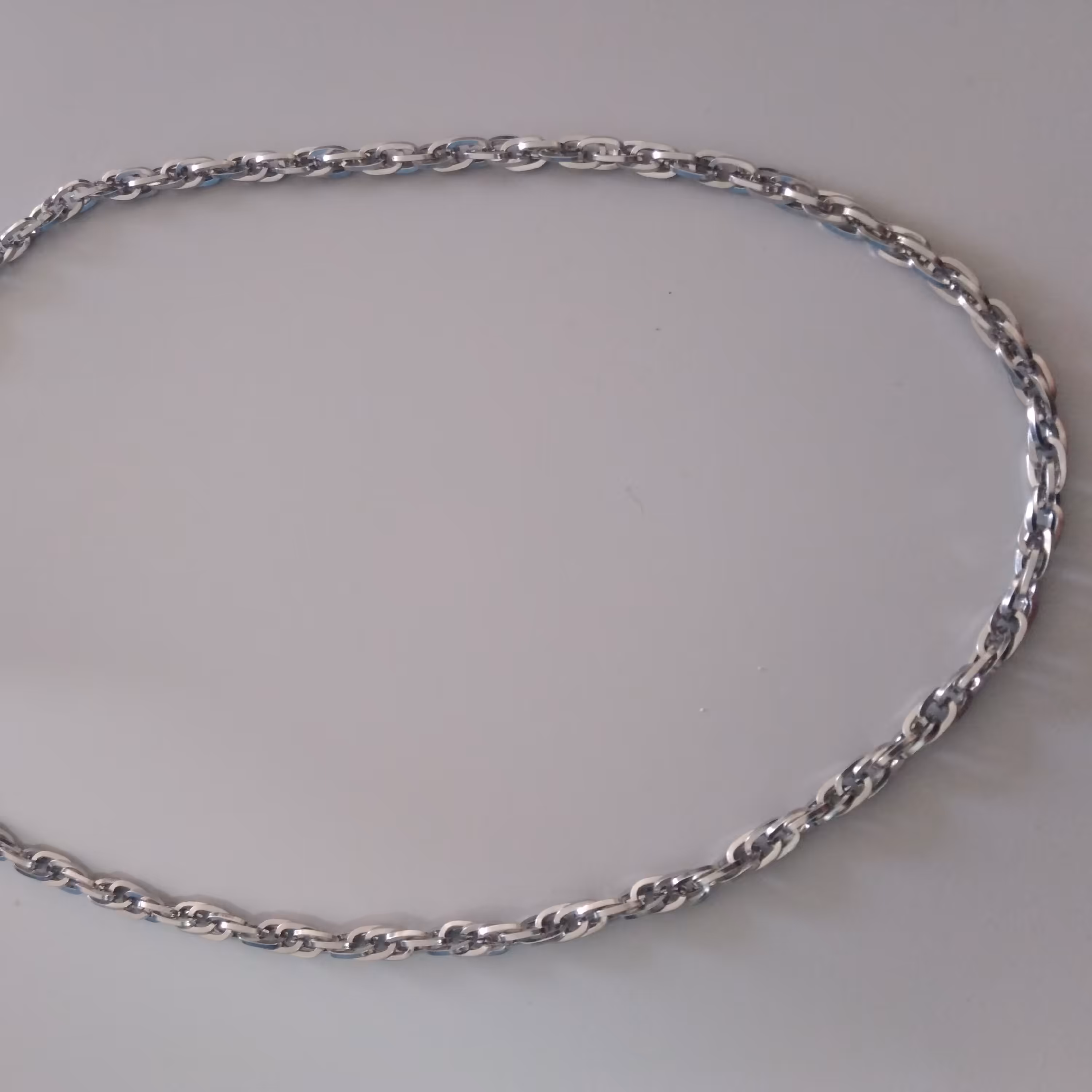 گردنبند طرح شنل استیل رنگ ثابت مردانه و زنانه