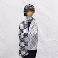 شال سفید مشکی