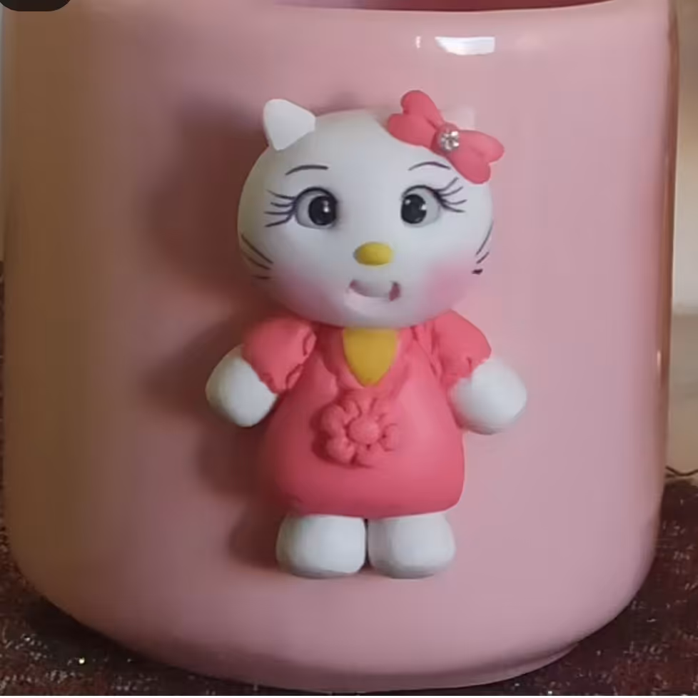 ماگ عروسکی خمیری تهیه شده از خمیر هوا خشک قابل شستشو دست ساز