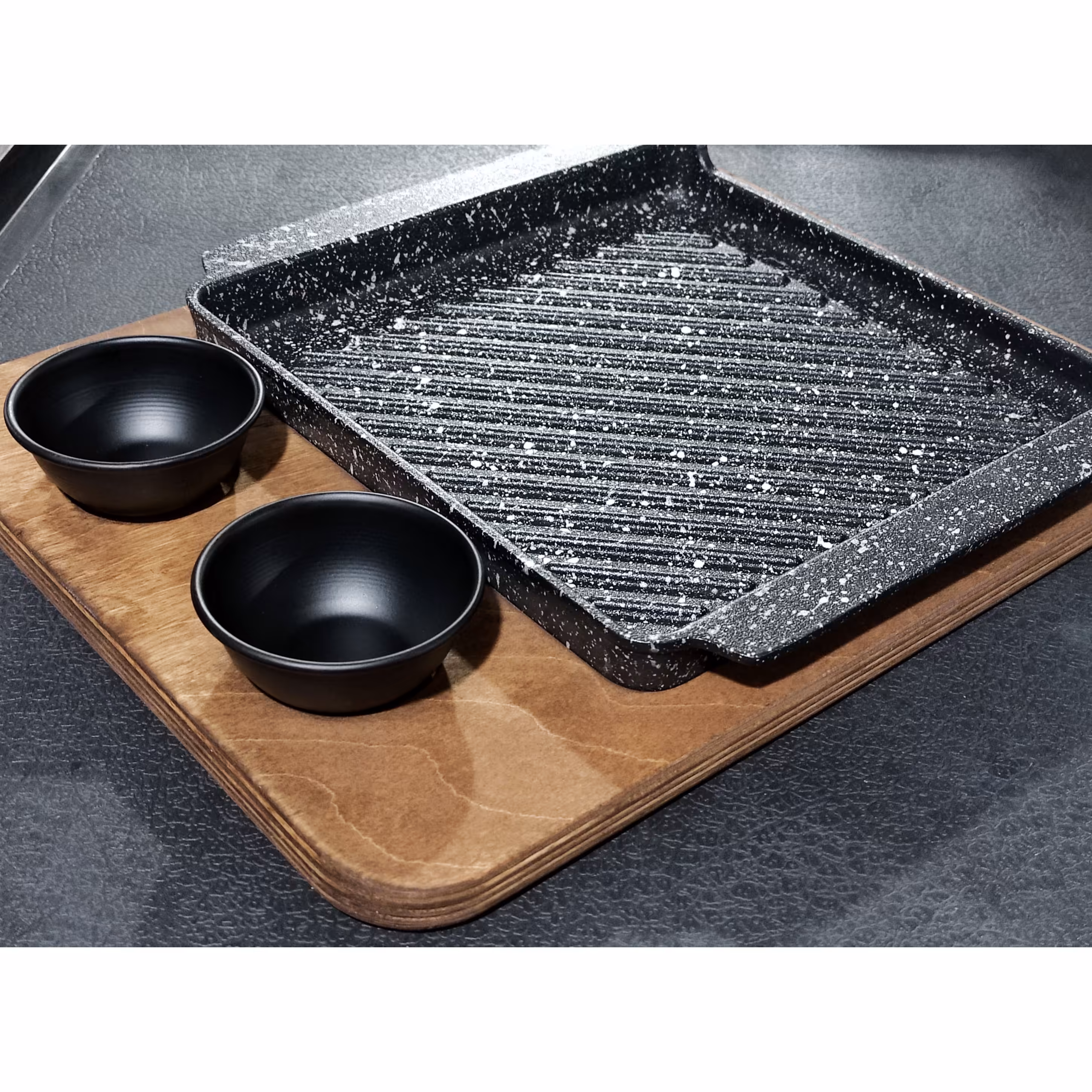 ظرف استیک چدنی با تخته سرو