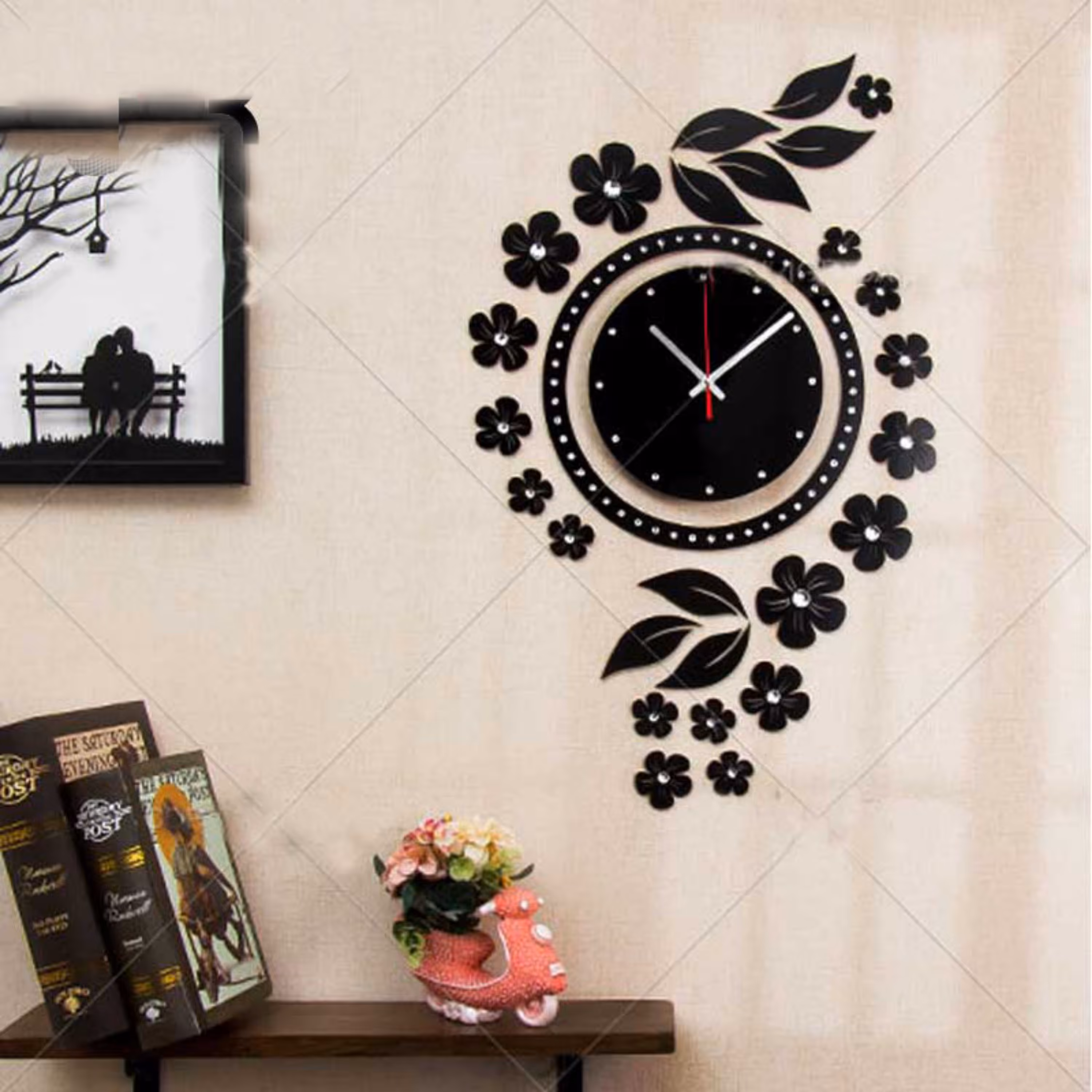 ساعت دیواری فانتزی طرح نیلوفر جنس طلایی براق سایز 50 در 80 سانتی متر