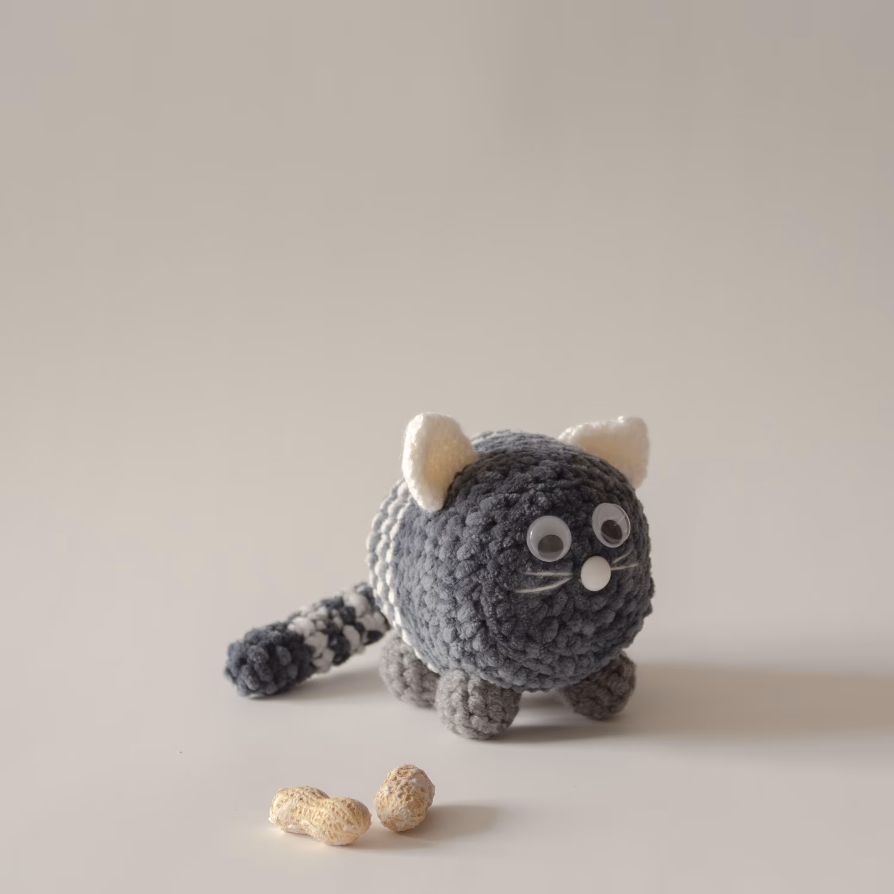 گربه سیاه ایستاده