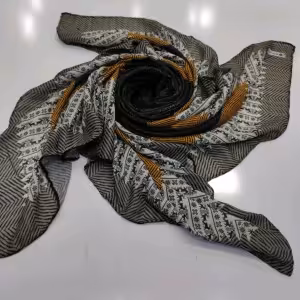 روسری حاشیه دار