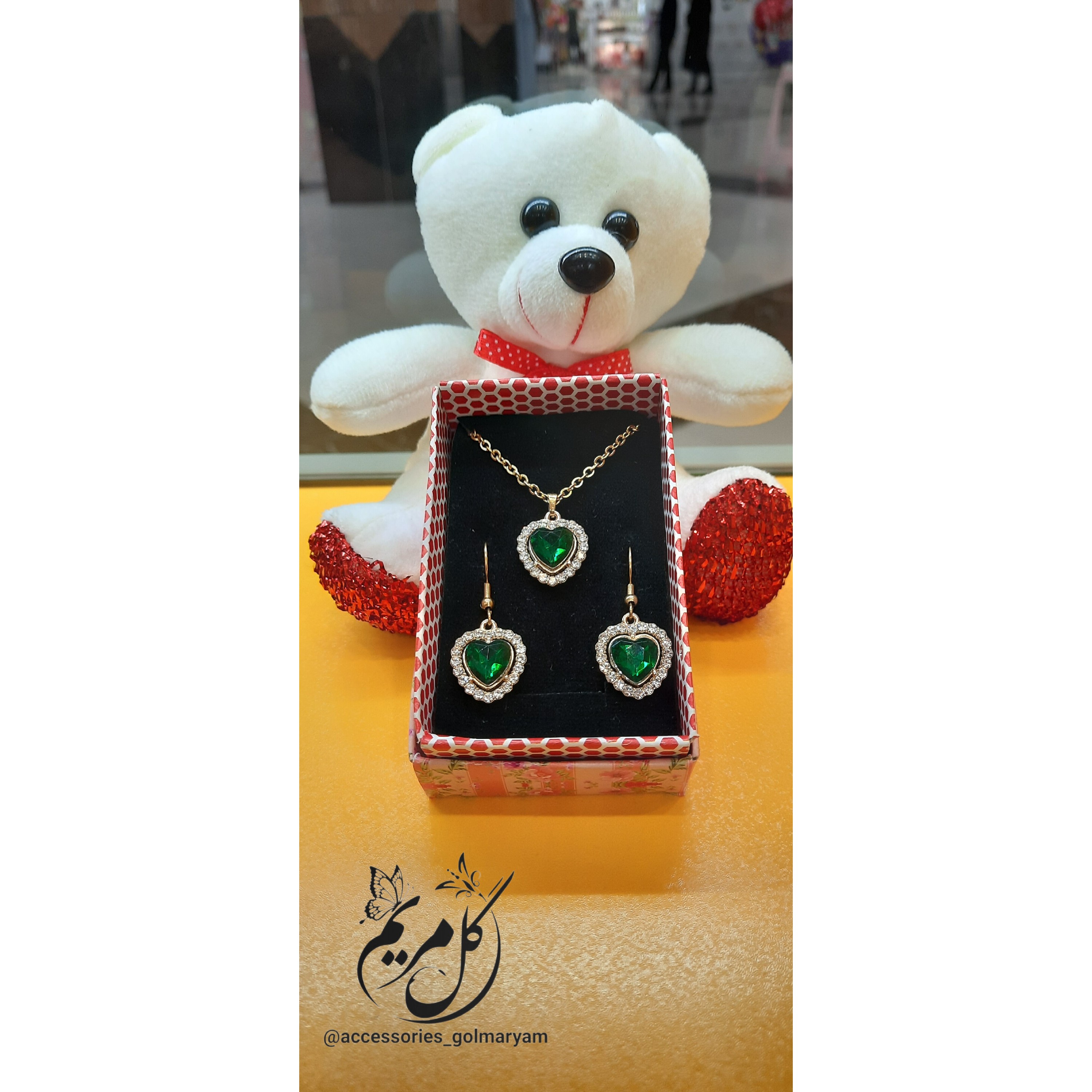 نیم ست گردنبند و گوشواره طرح قلب نگین دار استیل رنگ ثابت رنگ سبز