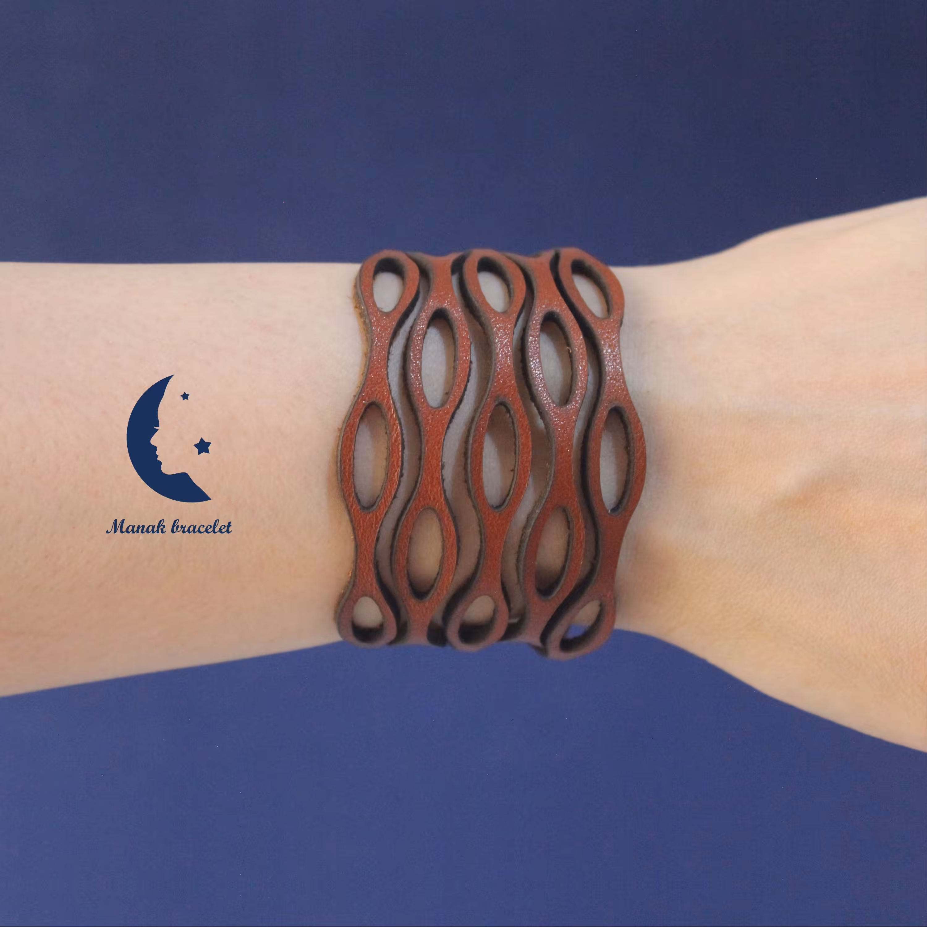 دستبند چرم طبیعی گاوی مدل M-198  