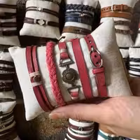 دستبند چرم طبیعی