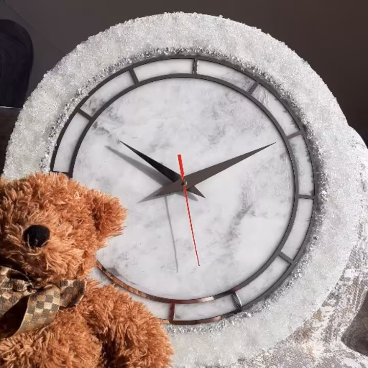 ساعت کریستالی