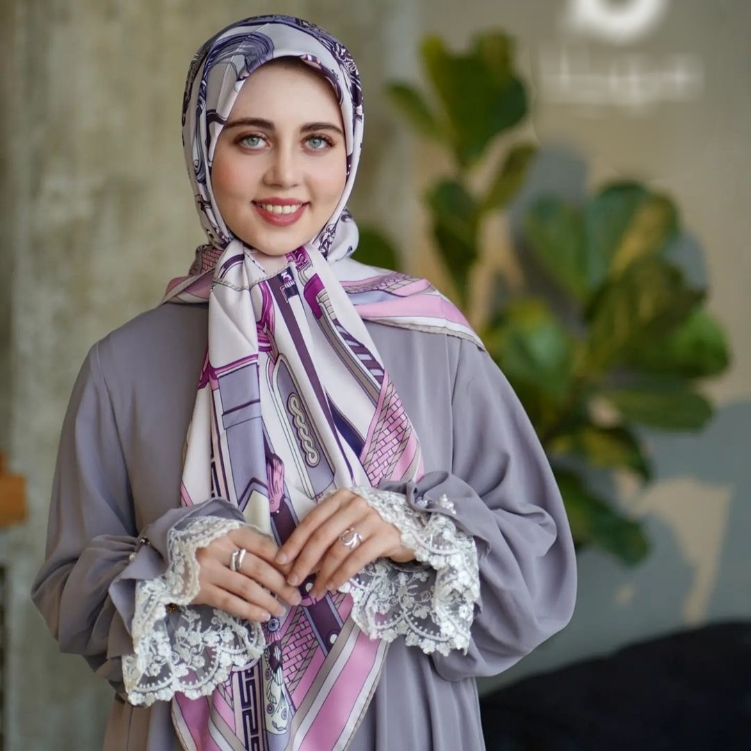 روسری ابریشم توییل دور دست دوز وارداتی طرح هرمس ارسال رایگان روسری توییل روسری مجلسی روسری شیک