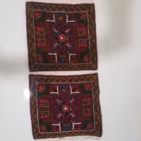 قالیچه  دست بافت روصندلی دو عدد به هم چسبیده هرکدام در ابعاد51در51