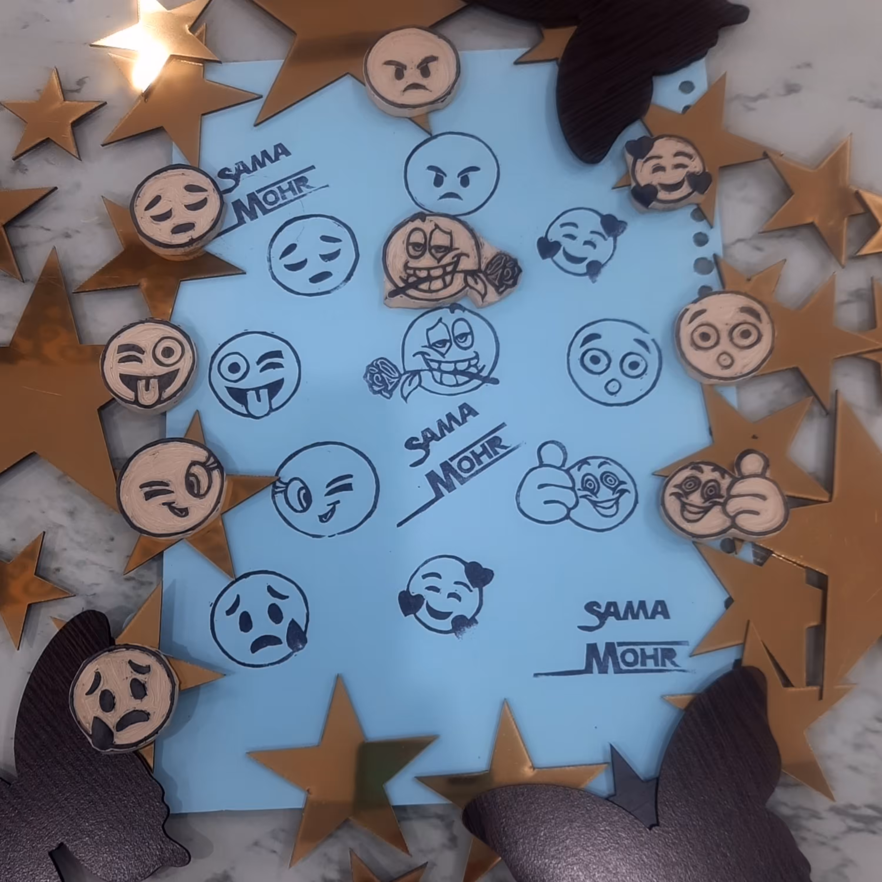 ایموجی.مهر های ..فروش به صورت تکی به انتخاب مشتری.ابعاد 2در2..با پایه فوم فشرده..