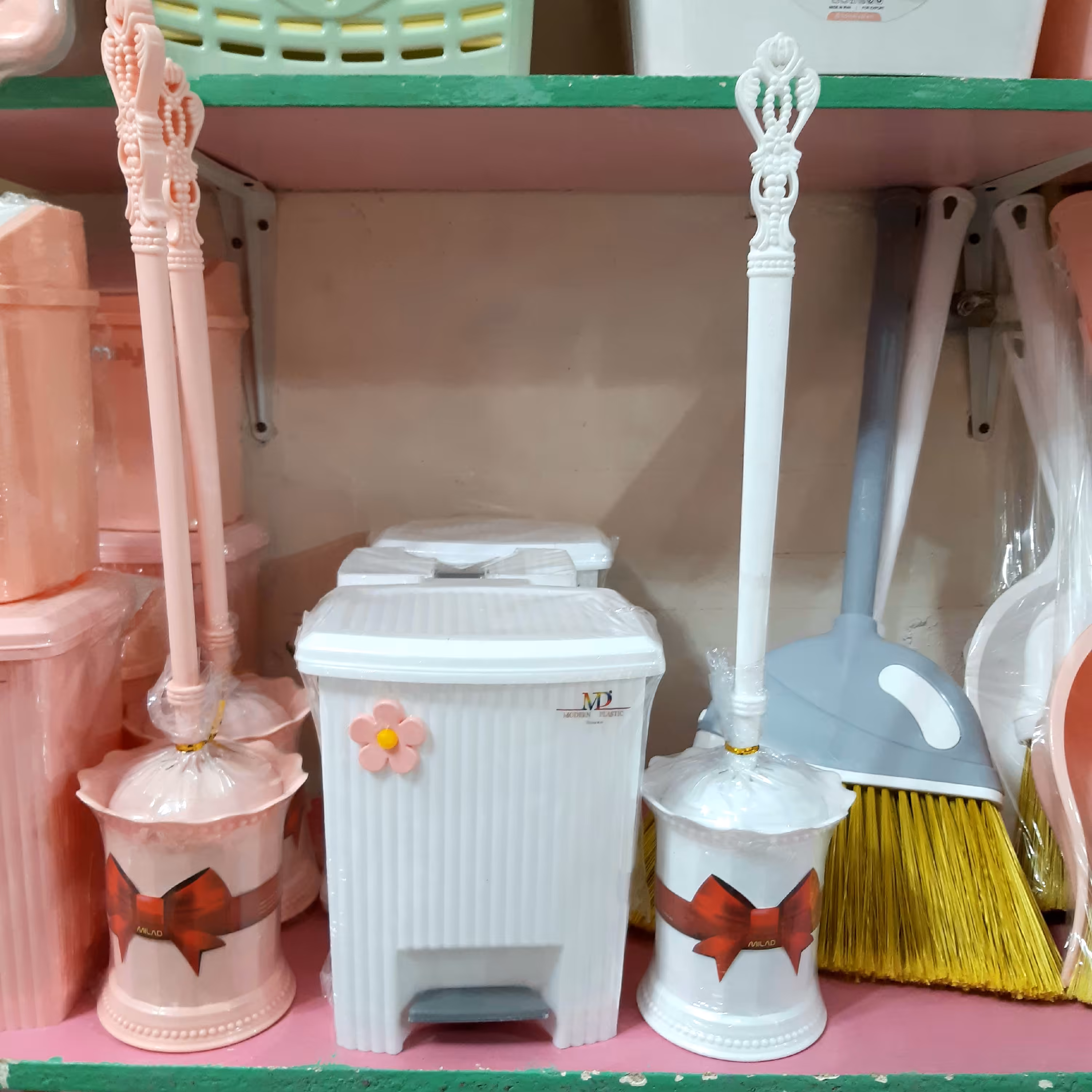 سطل و فرچه فانتزی