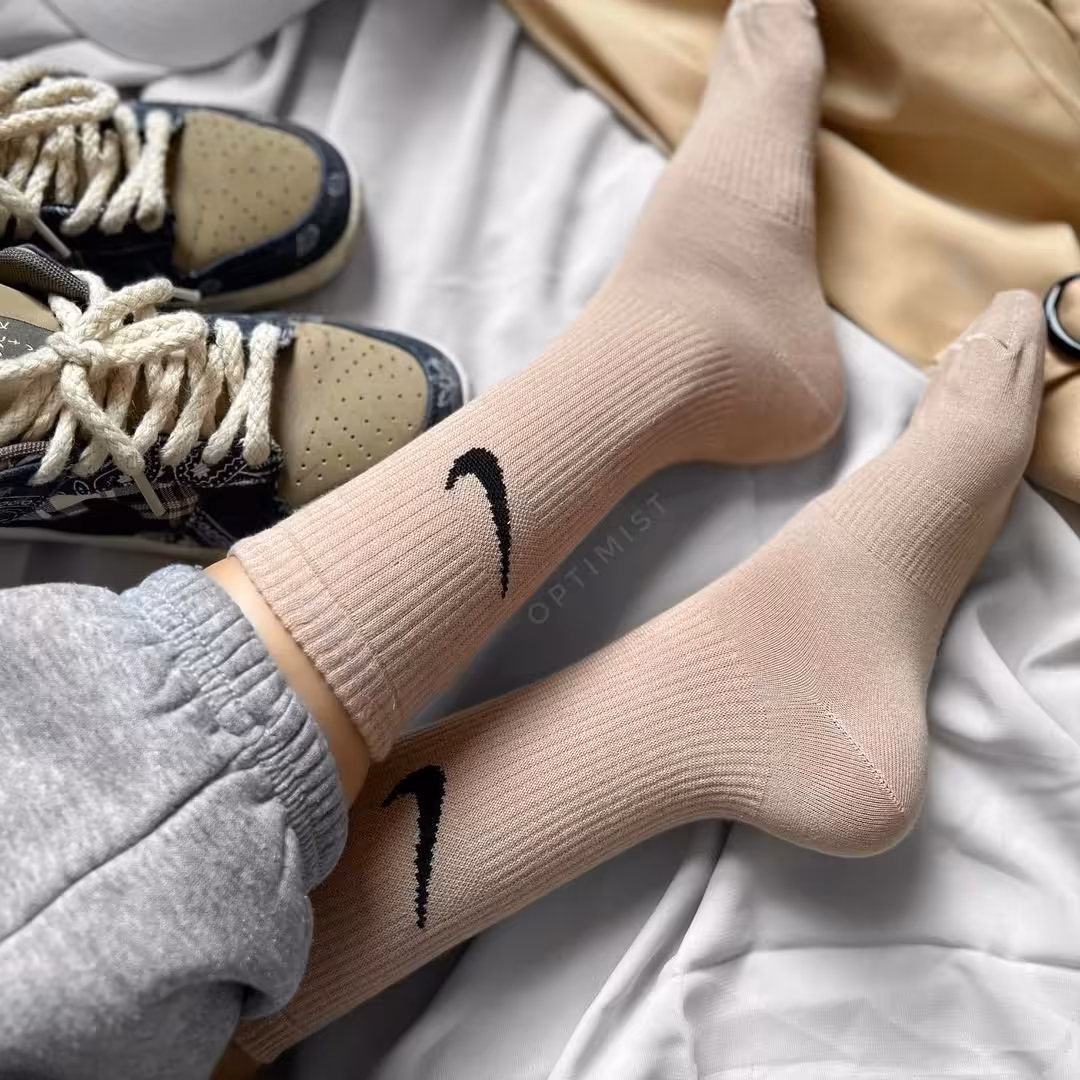 جوراب نایک ساقدار زمینه کرم اسپرت نخ پنبه