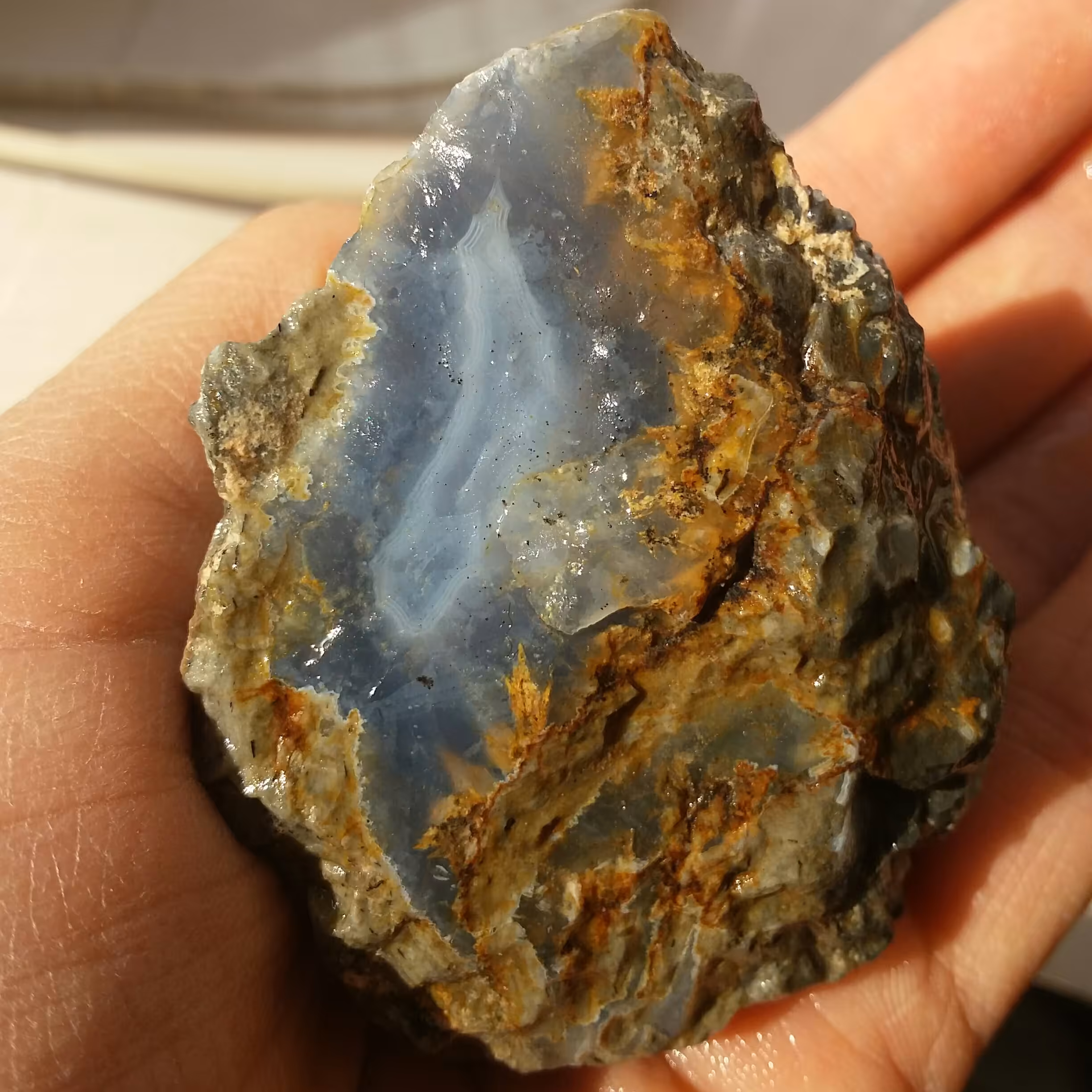 سنگ راف عقیق سلیمانی آبی محشر 100در100 طبیعی بی نظییییرر دیدنییی زیبا