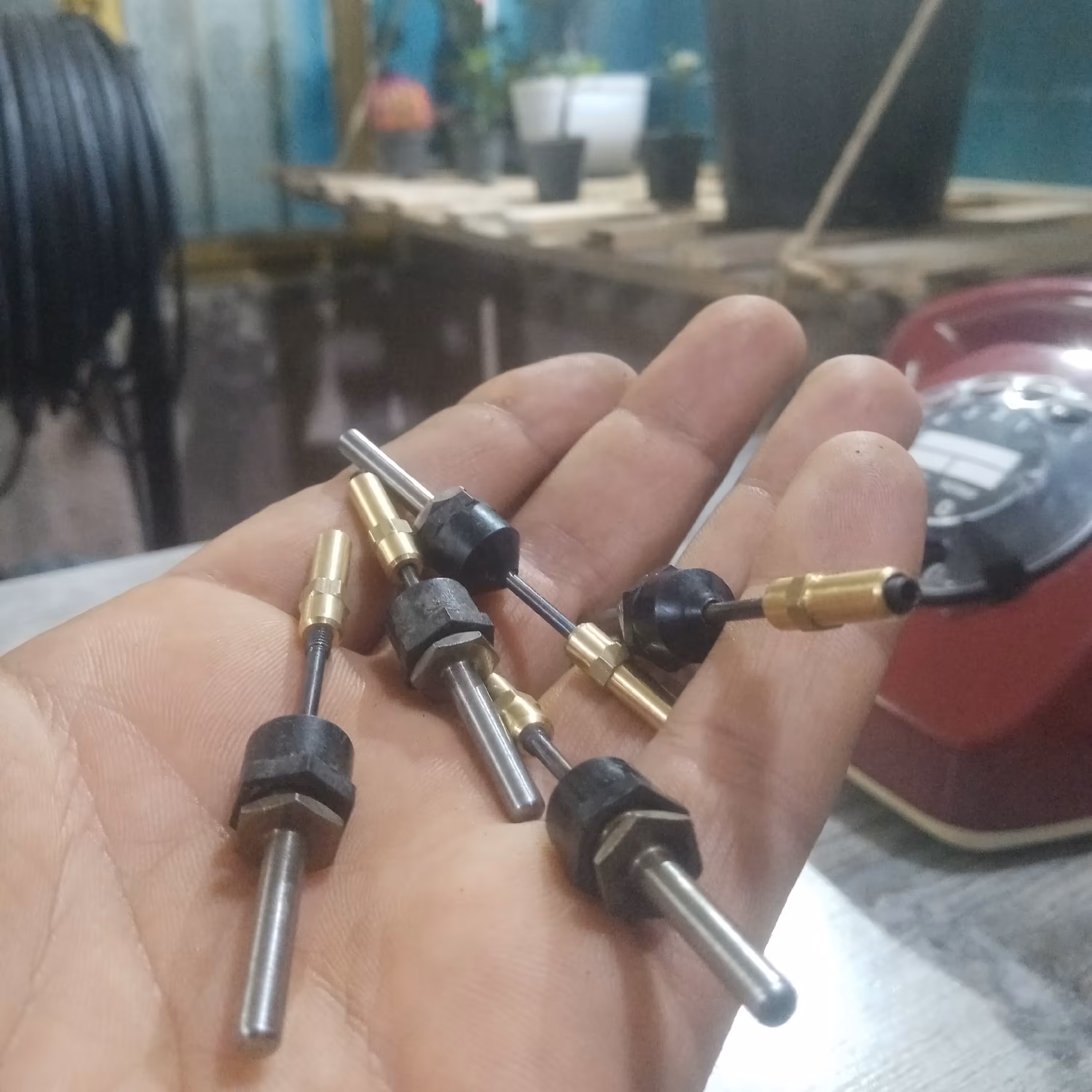 سوزن رگلاتور بوشef7 باقابلیت تنظیم سوزن 