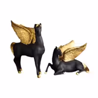 مجسمه اسب تک شاخ