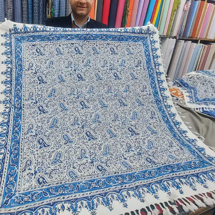 سفره قلمکار سفره کرباس سفره چیت گری منگوله دار طرح بُته جقه زوج ریز ،تک رنگ آبی (درجه 2 در بین دسته کیفیت مرغوب)