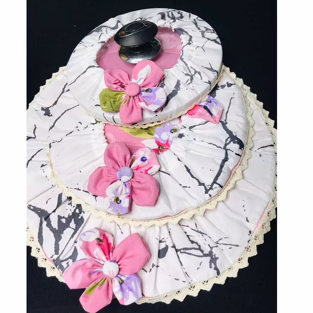 دمکنی طرح دار سفید صورتی