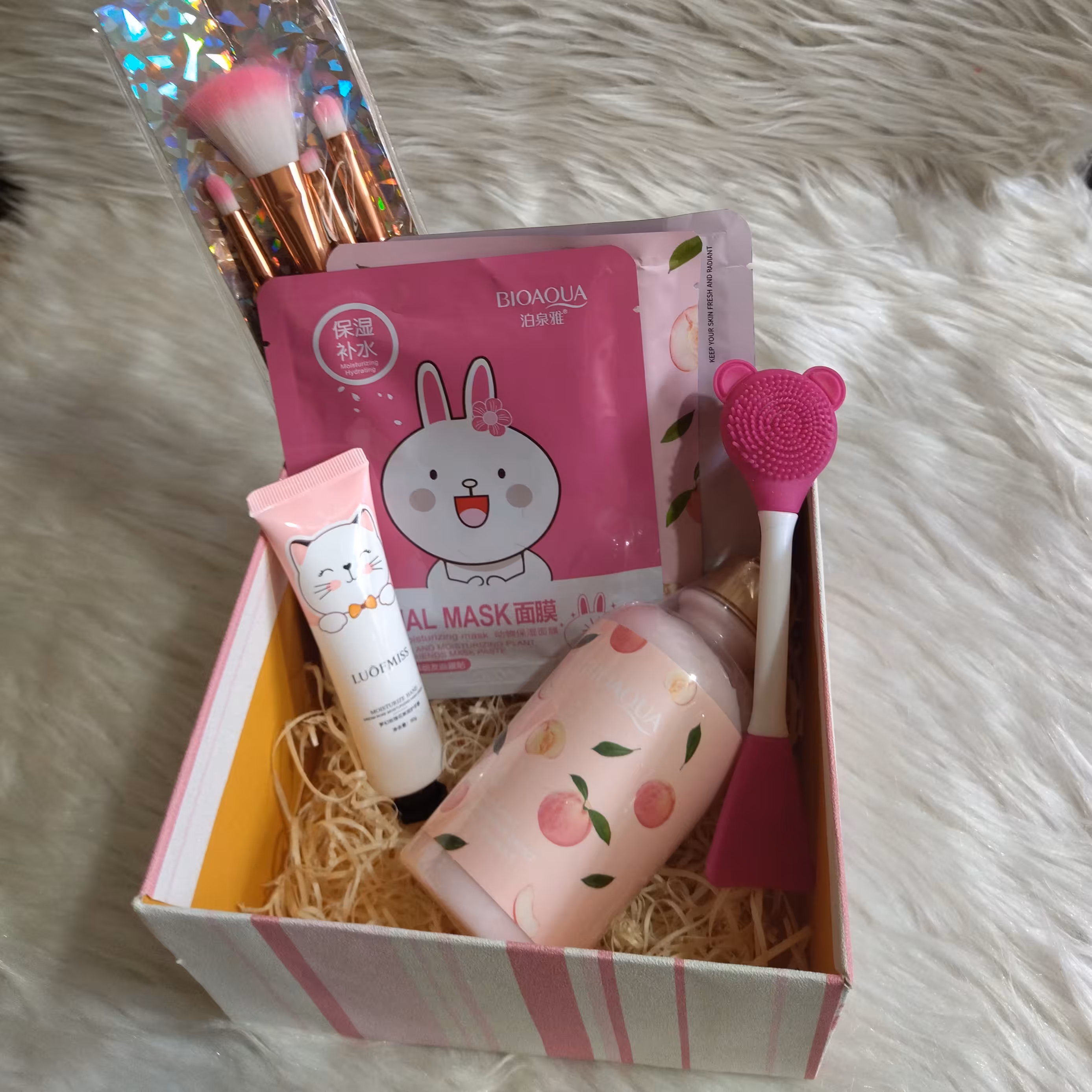 پک هدیه آرایشی فانتزی صورتی