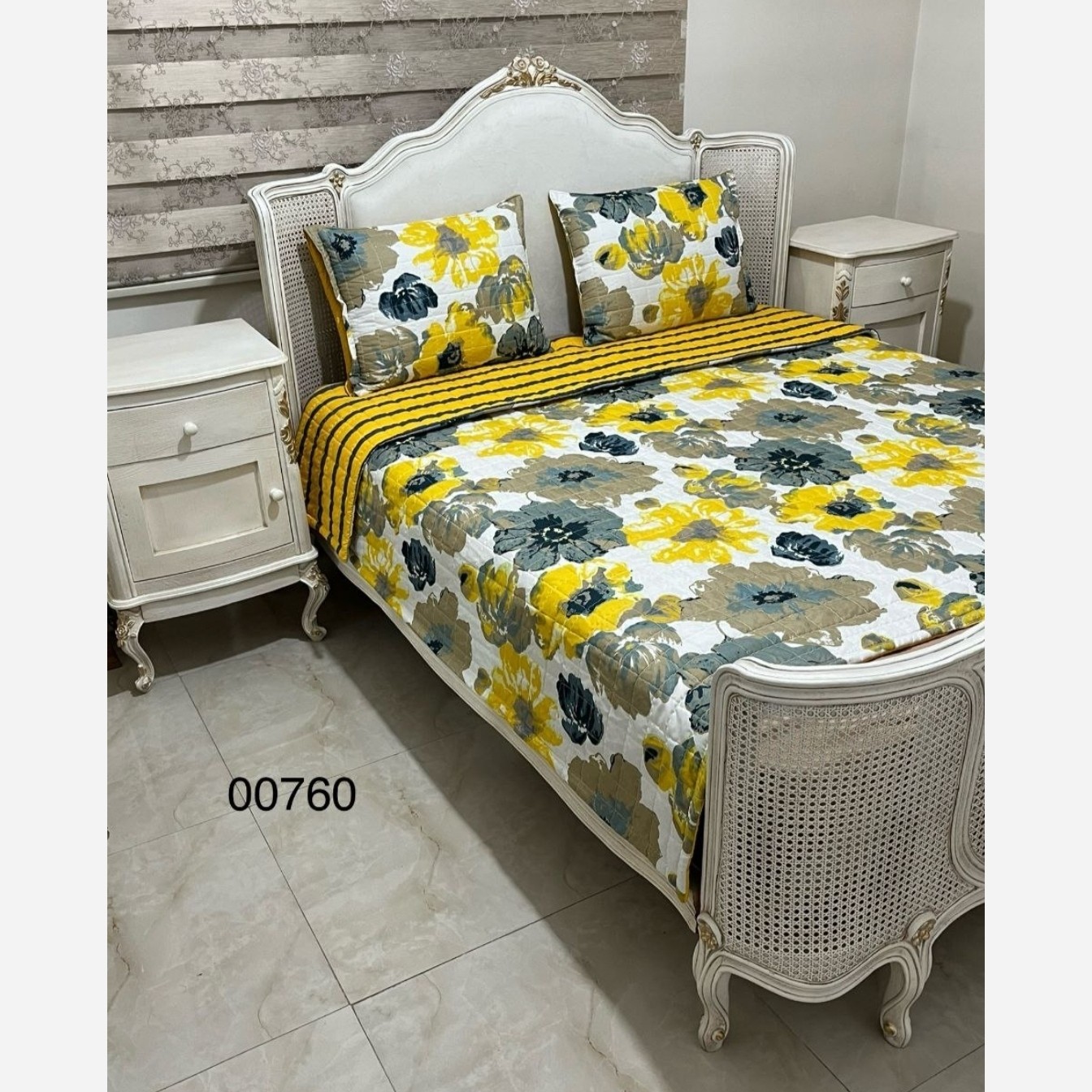 روتختی دونفره 4تکه طرحدار گلدوزی دو روyellow flower( ضمانت پرز و رنگ )