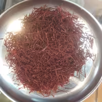 زعفران نگین خراسان با کیفیت و صادراتی  فله ای  در پک های 30 گرمی  به صرفه و اقتصادی 