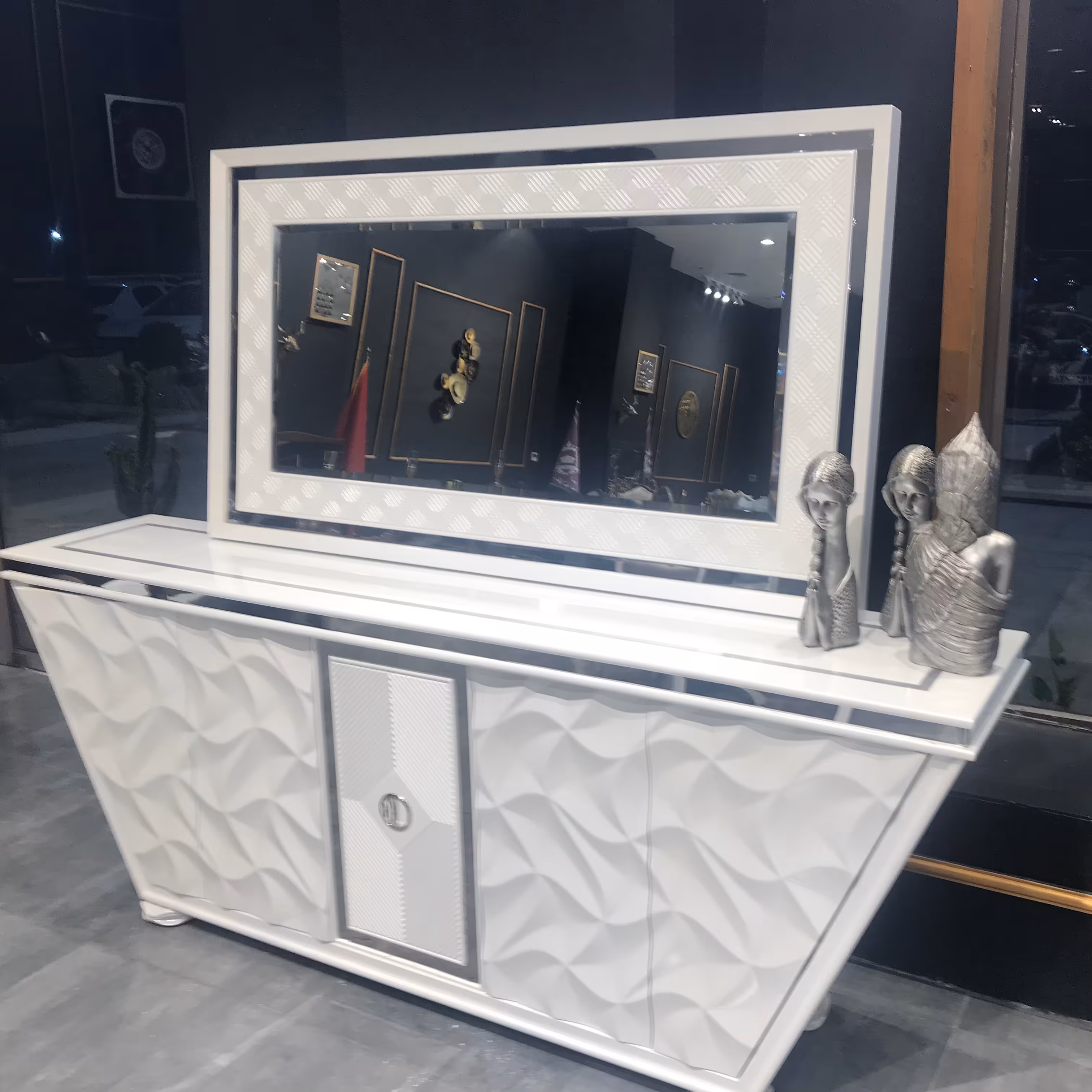 کنسول و آیینه مدل پلنتینو