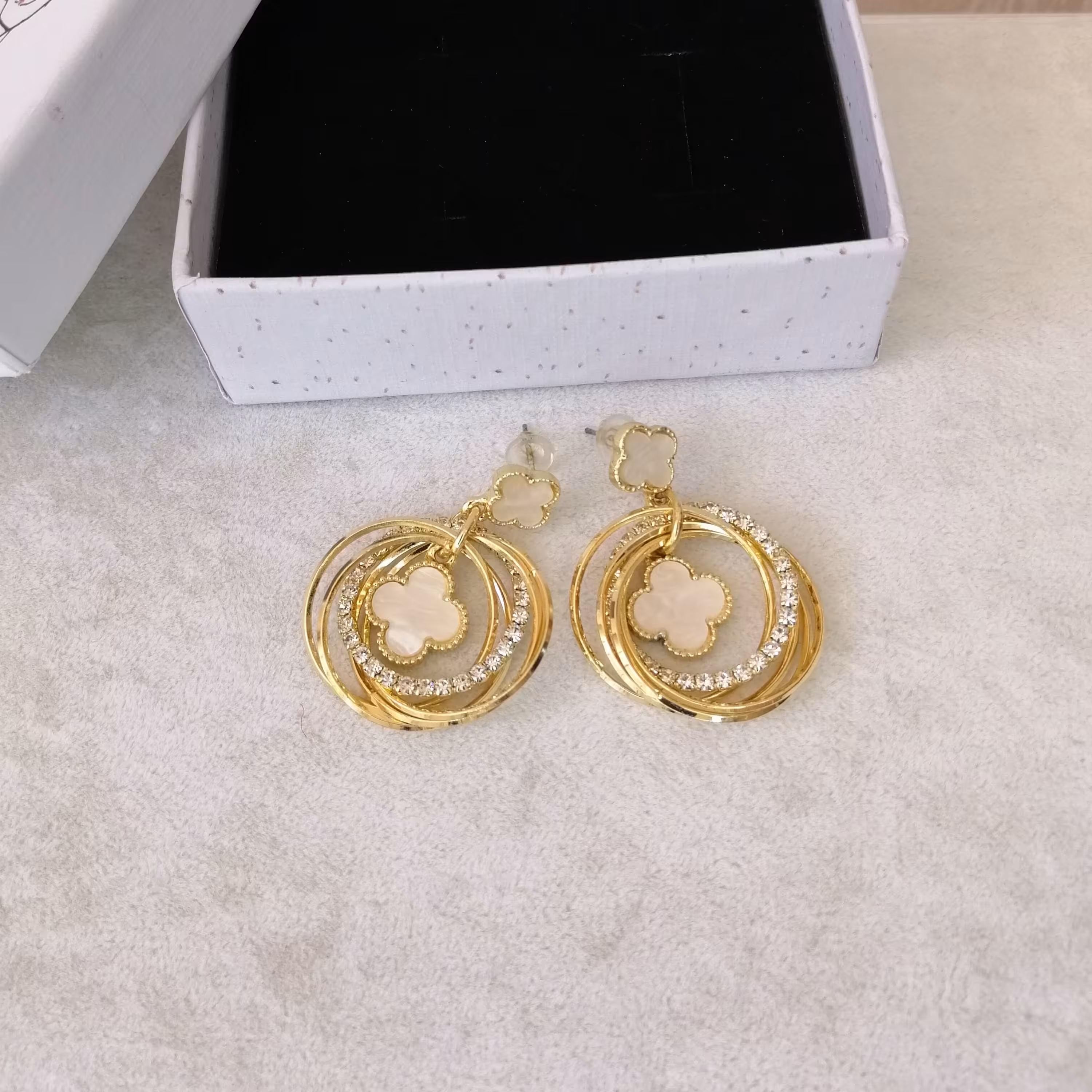 گوشواره ونکلیف